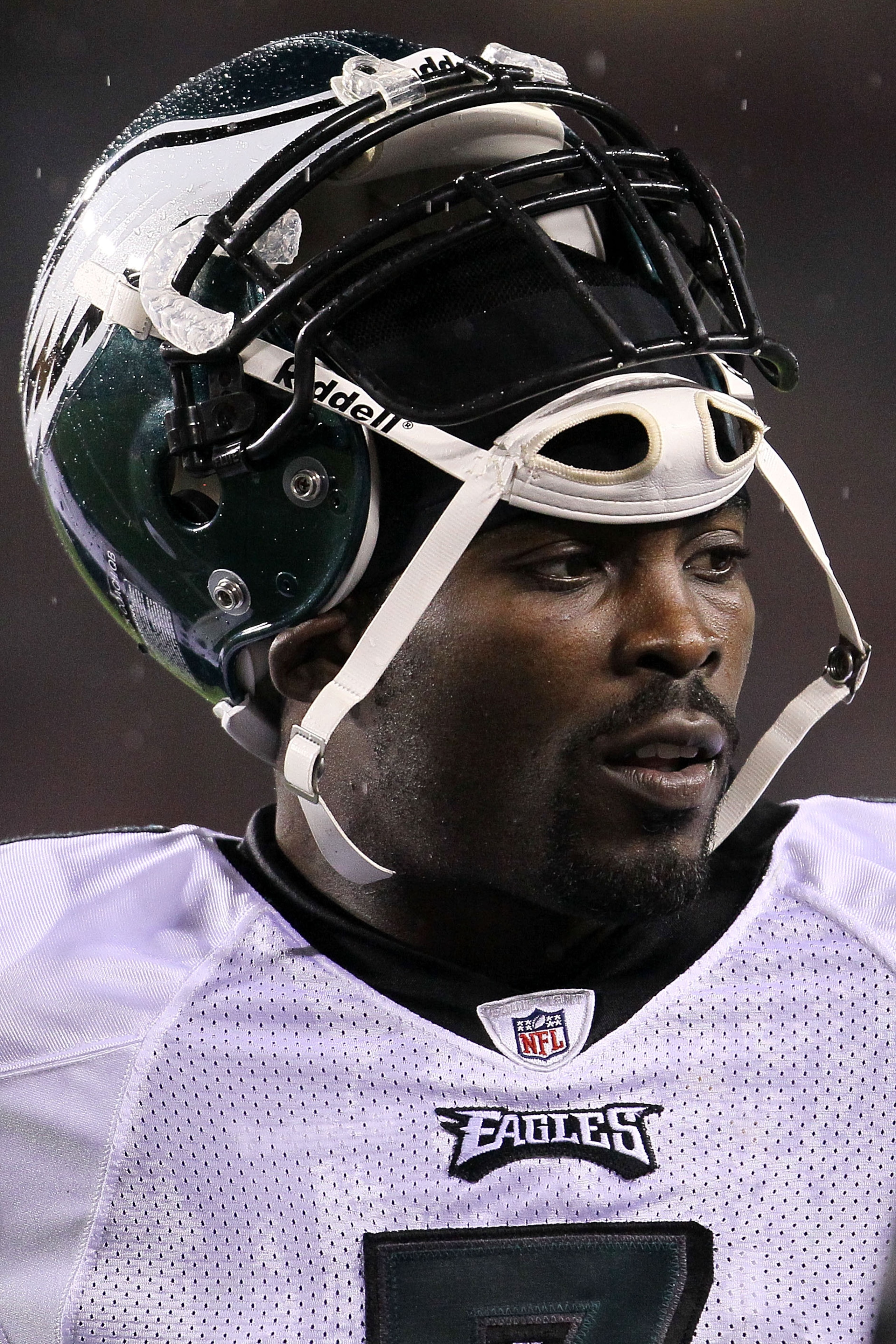 LANDOVER, MD - NOVEMBER 15:  Michael Vick #7 of the Philadelphia Eagles looks on while waiting for a review to be completed against  the Washington Redskins on November 15, 2010 at FedExField in Landover, Maryland.  (Photo by Chris McGrath/Getty Images)