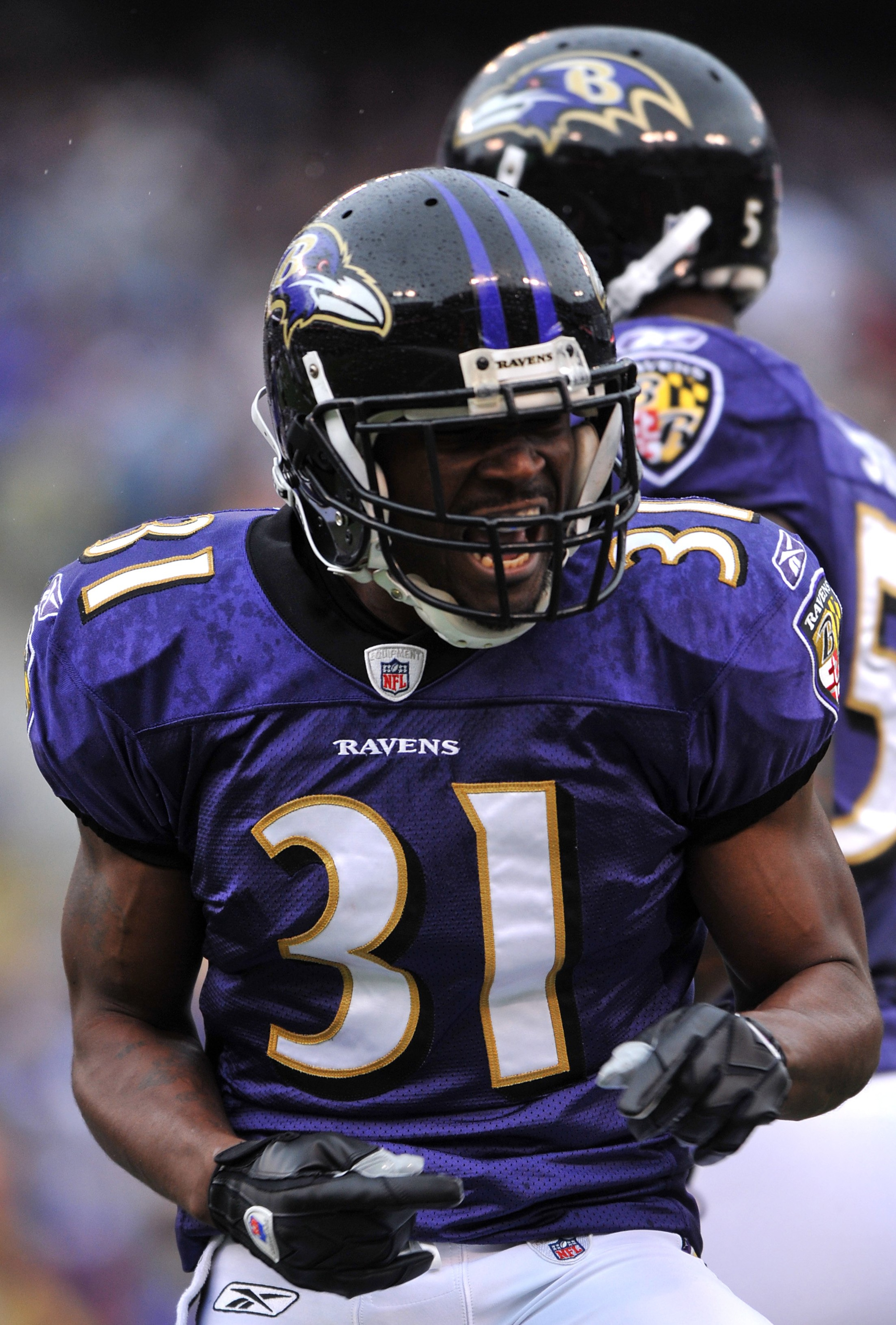 BALTIMORE - NOVEMBER 1: Fabian Washington #31 of the Baltimore Ravens celebrates a play against the Denver Broncos at M&T Bank Stadium on November 1, 2009 in Baltimore, Maryland. The Ravens defeated the Broncos 30-7. (Photo by Larry French/Getty Images) BALTIMORE - NOVEMBER 1: Fabian Washington #31 of the Baltimore Ravens celebrates a play against the Denver Broncos at M&T Bank Stadium on November 1, 2009 in Baltimore, Maryland. The Ravens defeated the Broncos 30-7. (Photo by Larry French/Getty Images)