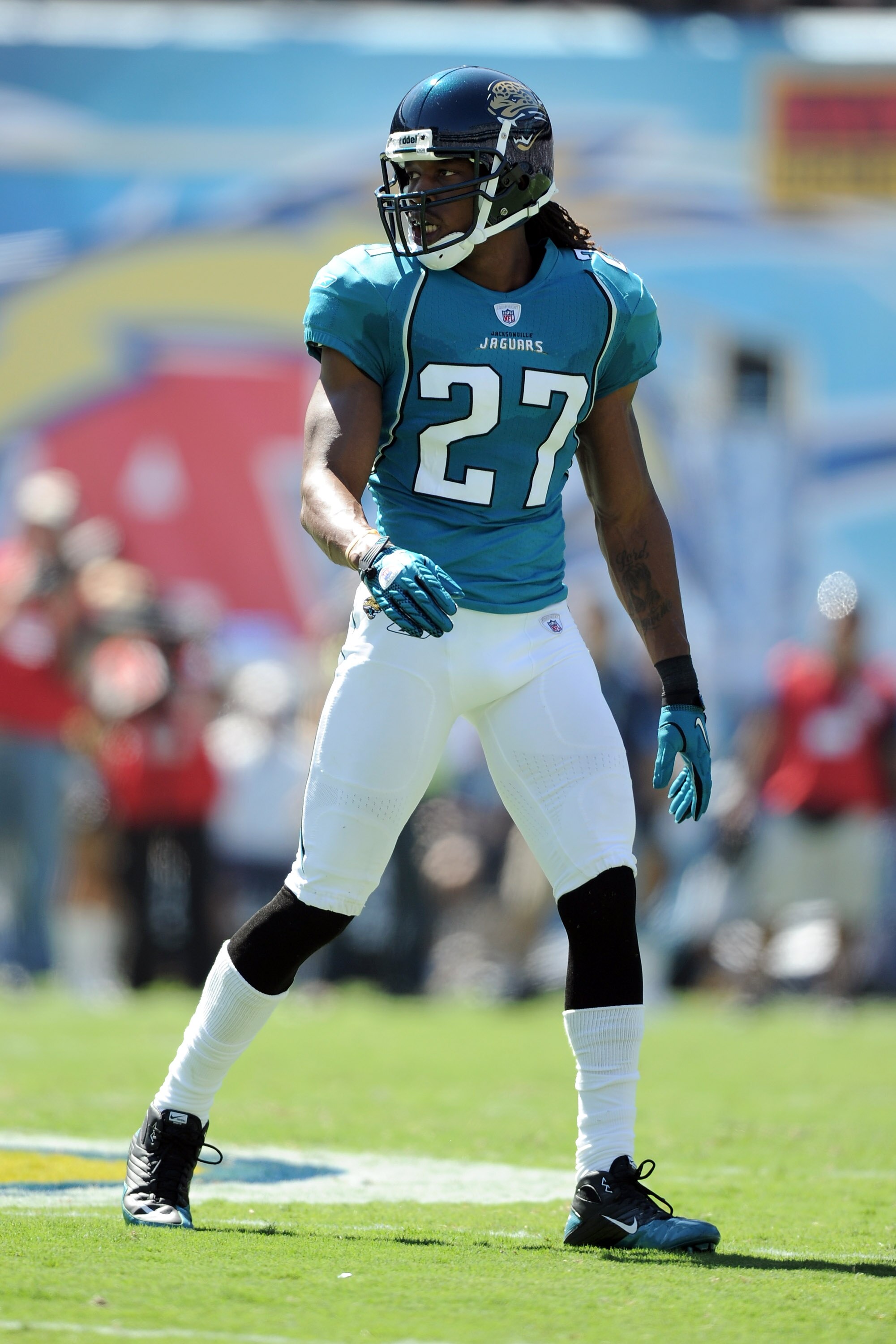 SAN DIEGO - SEPTEMBER 19:  Rashean Mathis #27 of the Jacksonville Jaguars on defense against the San Diego Chargers at Qualcomm Stadium on September 19, 2010 in San Diego, California.  (Photo by Harry How/Getty Images)