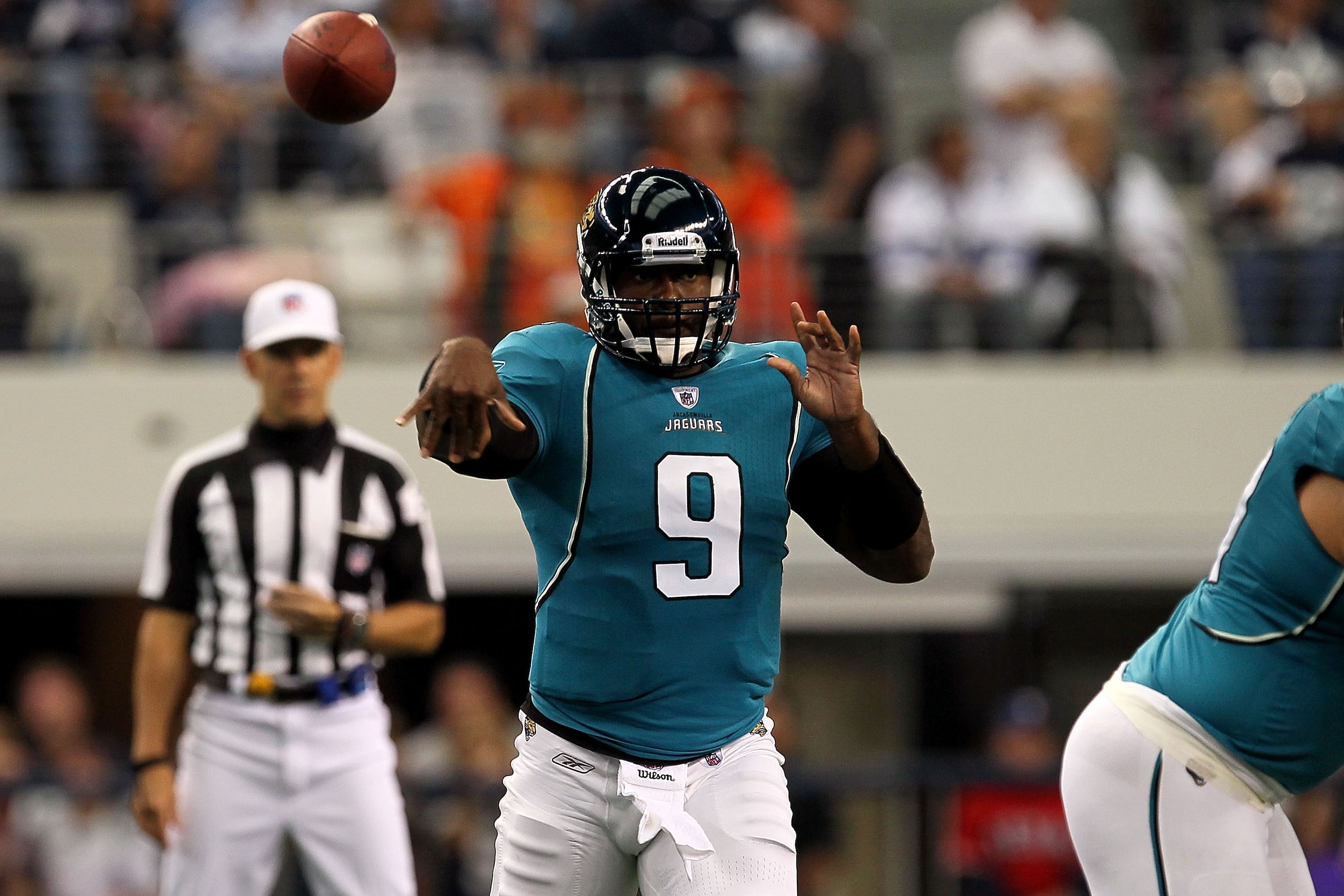 ARLINGTON, TX - OCTOBER 31:  Quarterback David Garrard #9 of the Jacksonville Jaguars passes the ball against the Dallas Cowboys at Cowboys Stadium on October 31, 2010 in Arlington, Texas.  (Photo by Stephen Dunn/Getty Images)