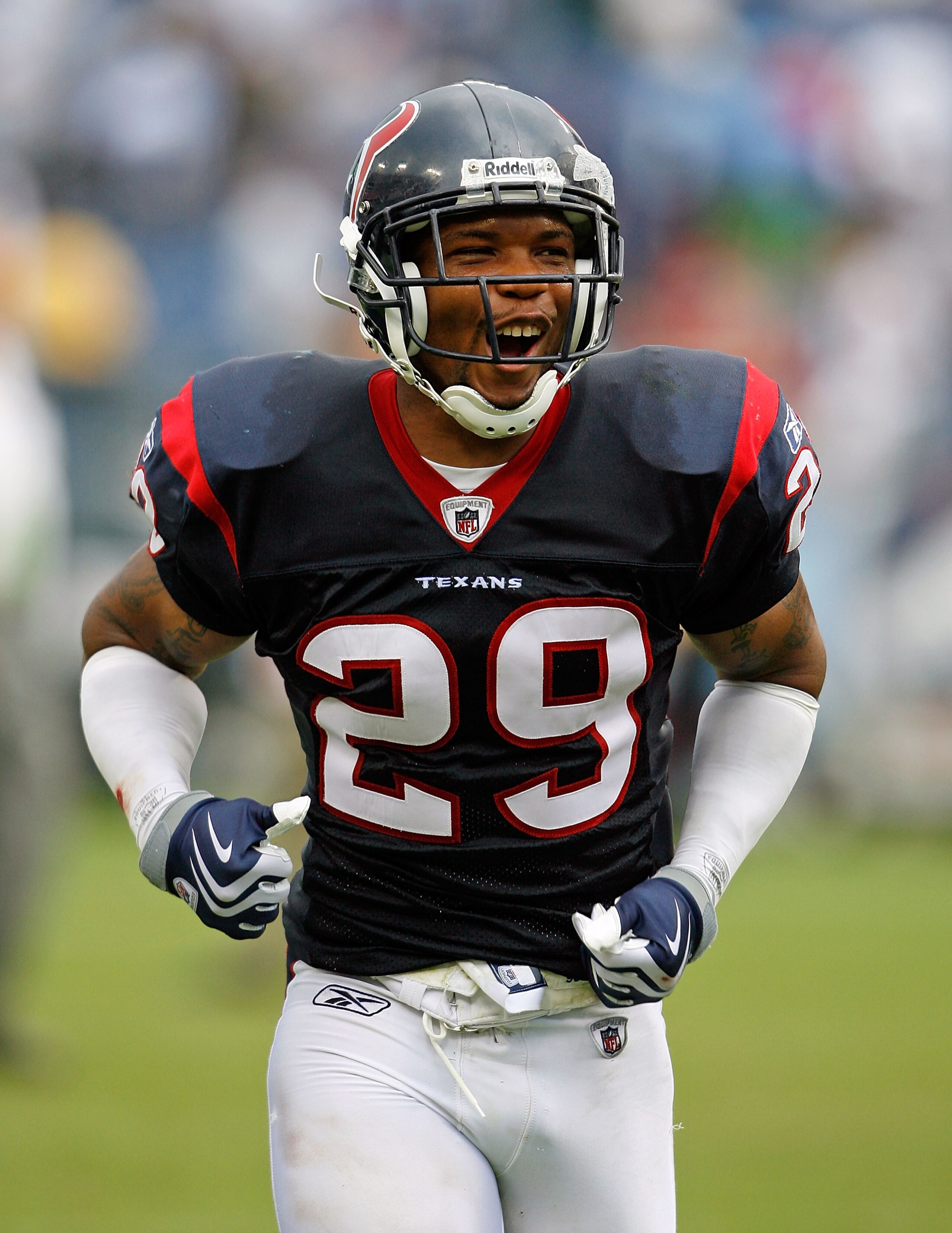 NASHVILLE, TN - SEPTEMBER 20:  Glover Quin #29 of the Houston Texans celebrates after the Texans beat the Tennessee Titans 34-31 in the NFL game at LP Field on September 20, 2009 in Nashville, Tennessee.  (Photo by Andy Lyons/Getty Images)