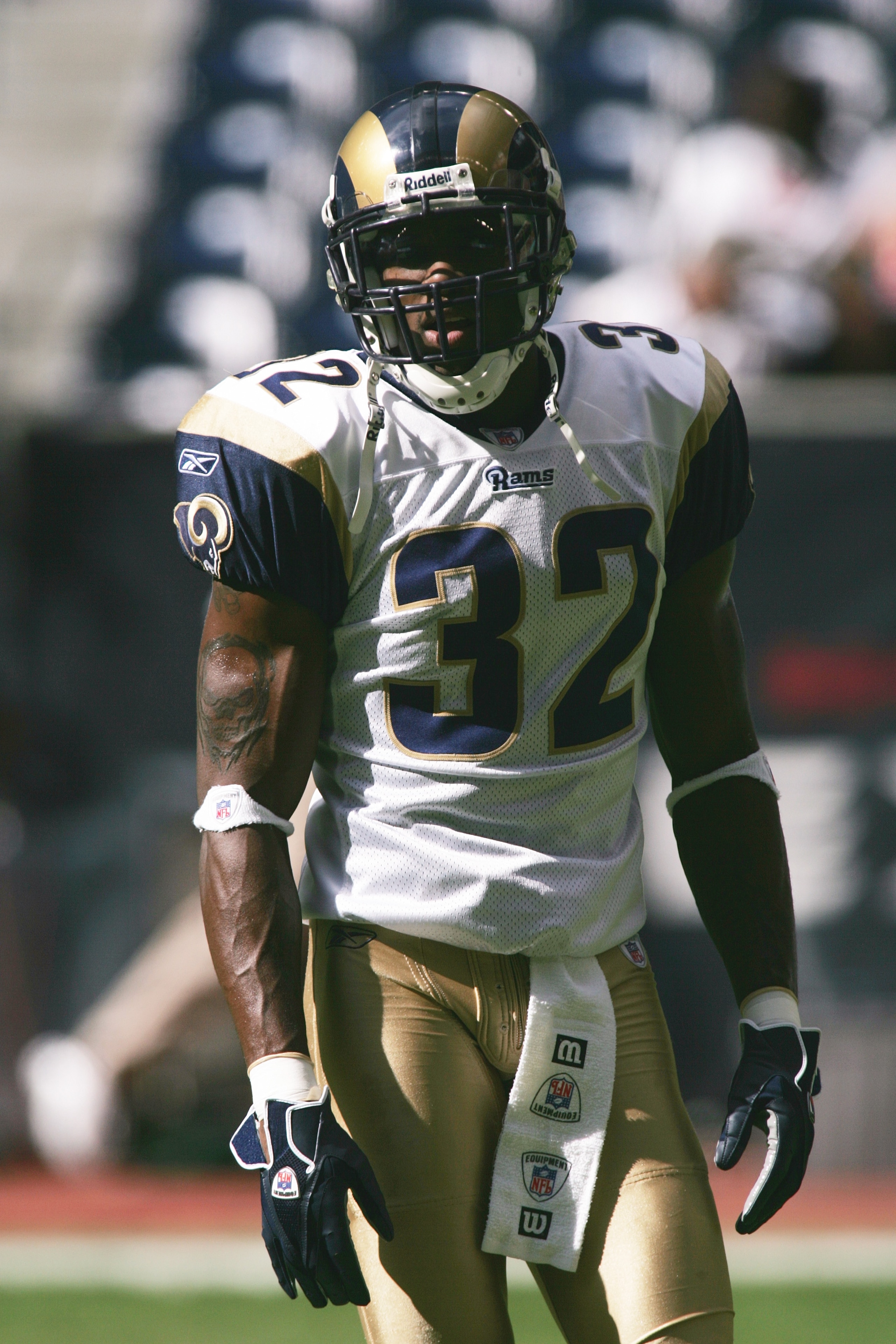 HOUSTON - NOVEMBER 27:  Cornerback Ron Bartell #32 of the St. Louis Rams looks on against the Houston Texans at Reliant Stadium on November 27, 2005  in Houston, Texas. The Rams defeated the Texans 33-27 in overtime. (Photo by Ronald Martinez/Getty Images