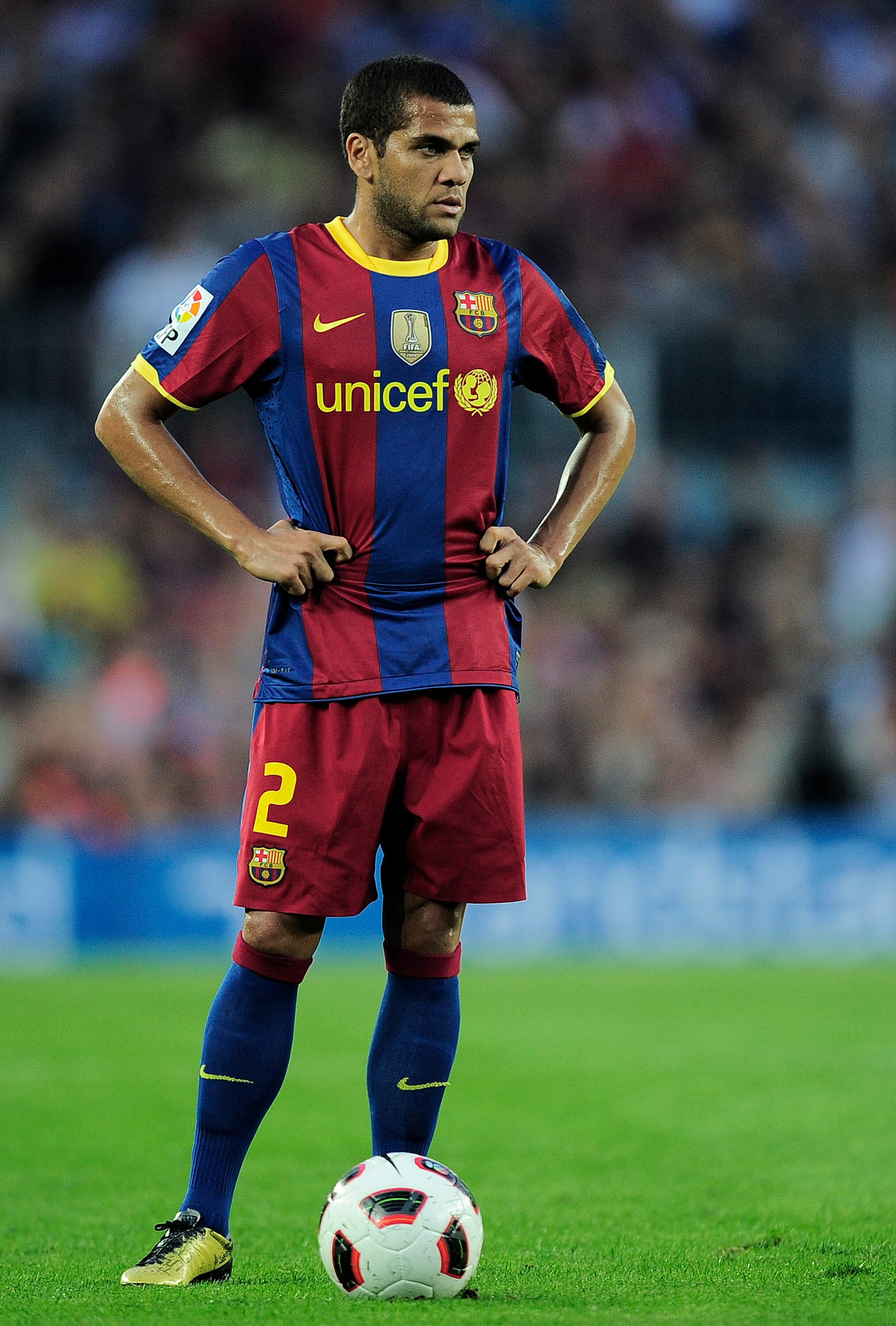 BARCELONA, SPAIN - OCTOBER 03:  Daniel Alves of Barcelona looks on prior taking a free kick during the La Liga match between Barcelona and Mallorca at the Camp Nou stadium on October 3, 2010 in Barcelona, Spain. The Match ended in a 1-1 draw. (Photo by Da
