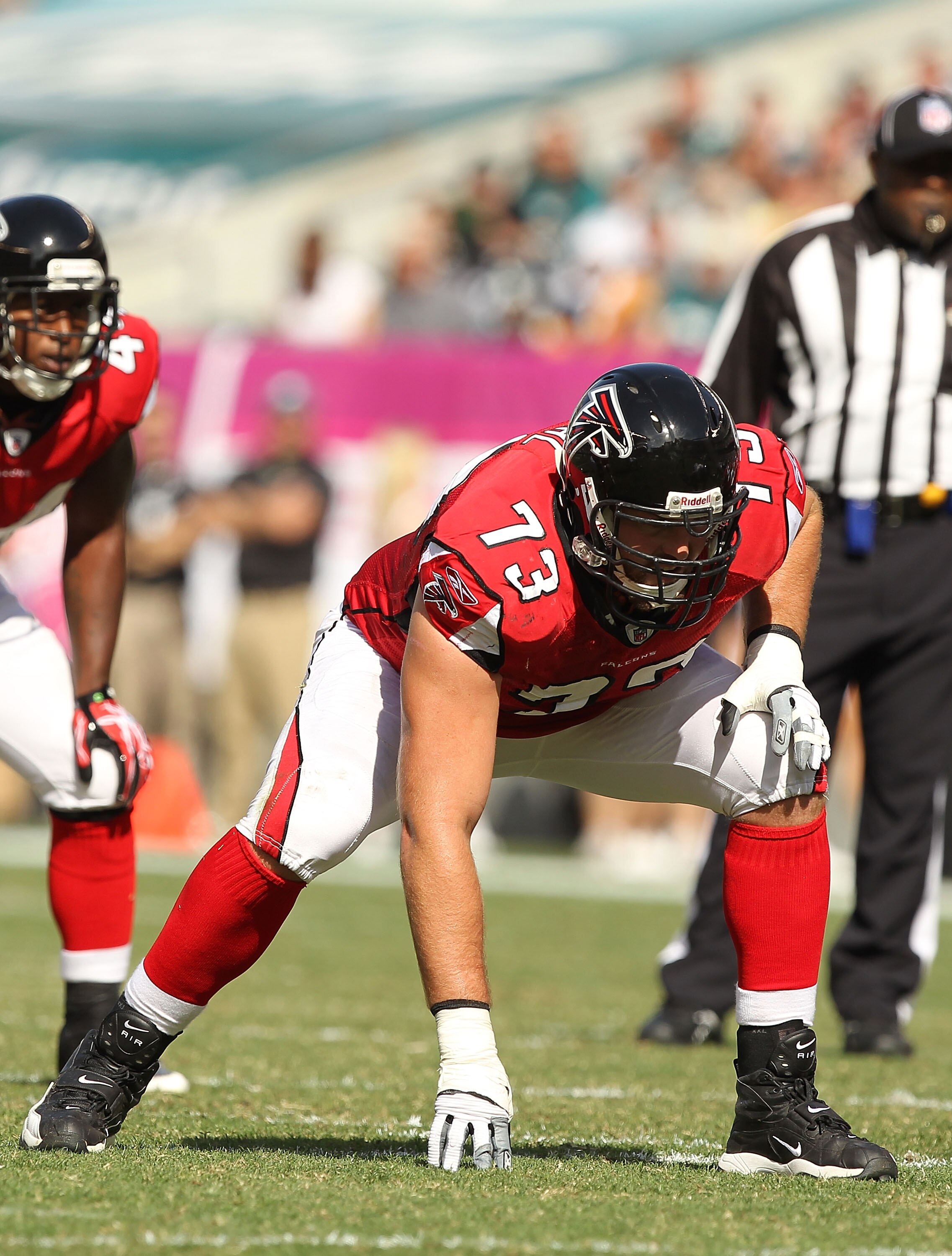 PHILADELPHIA - OCTOBER 17:  Harvey Dahl #73 of the Atlanta Falcons in action against  the Philadelphia Eagles during their game at Lincoln Financial Field on October 17, 2010 in Philadelphia, Pennsylvania.  (Photo by Al Bello/Getty Images)