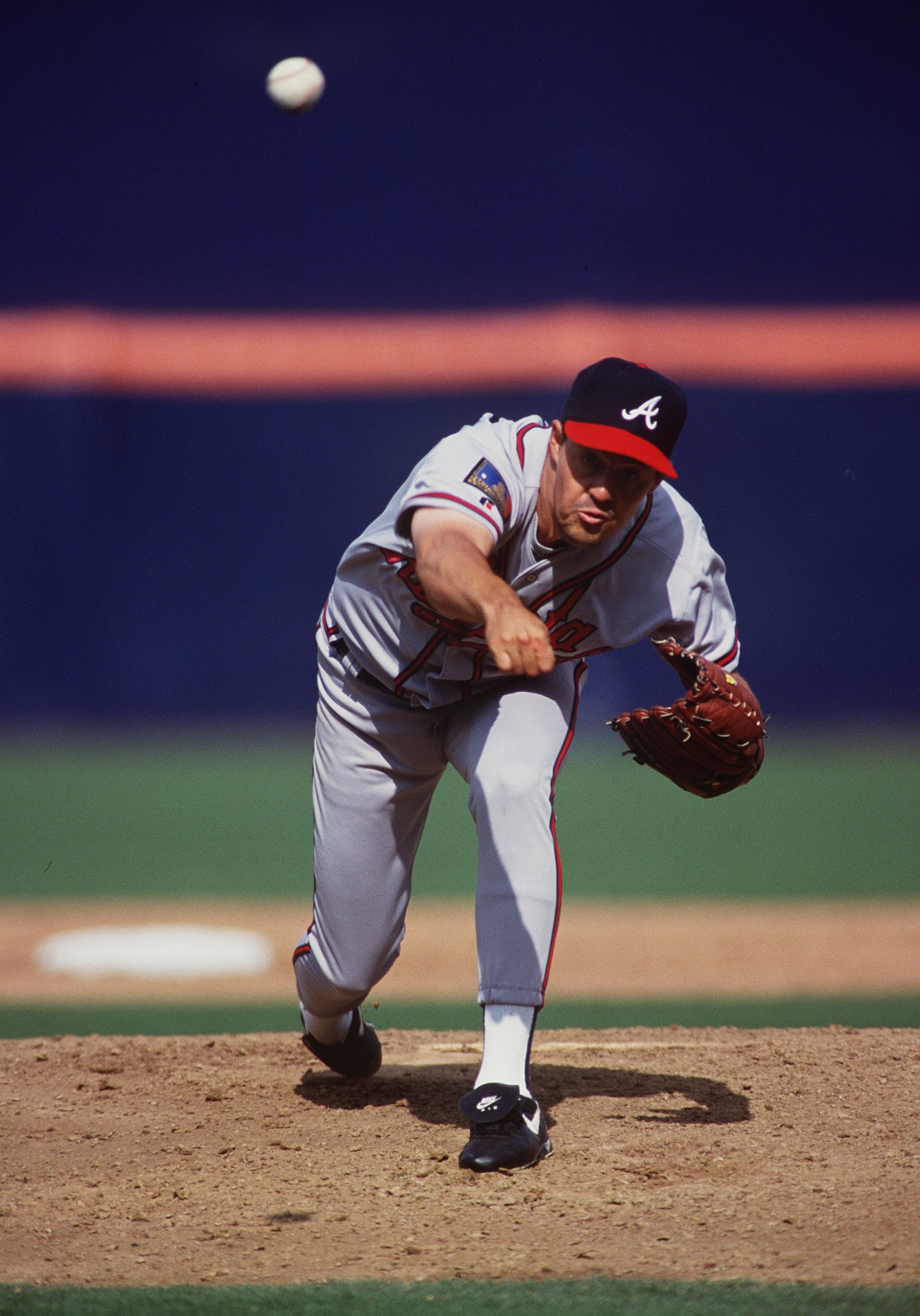 4 APRIL1994:  GREG MADDUX OF THE ATLANTA BRAVES PITCHES TO HIS FIRST WIN OF 1994 VERSUS THE PADRES AT SAN DIEGO JACK MURPHY STADIUM IN THE TWO TEAMS'' OPENING GAME OF THE SEASON. Mandatory Credit: Stephen Dunn/ALLSPORT