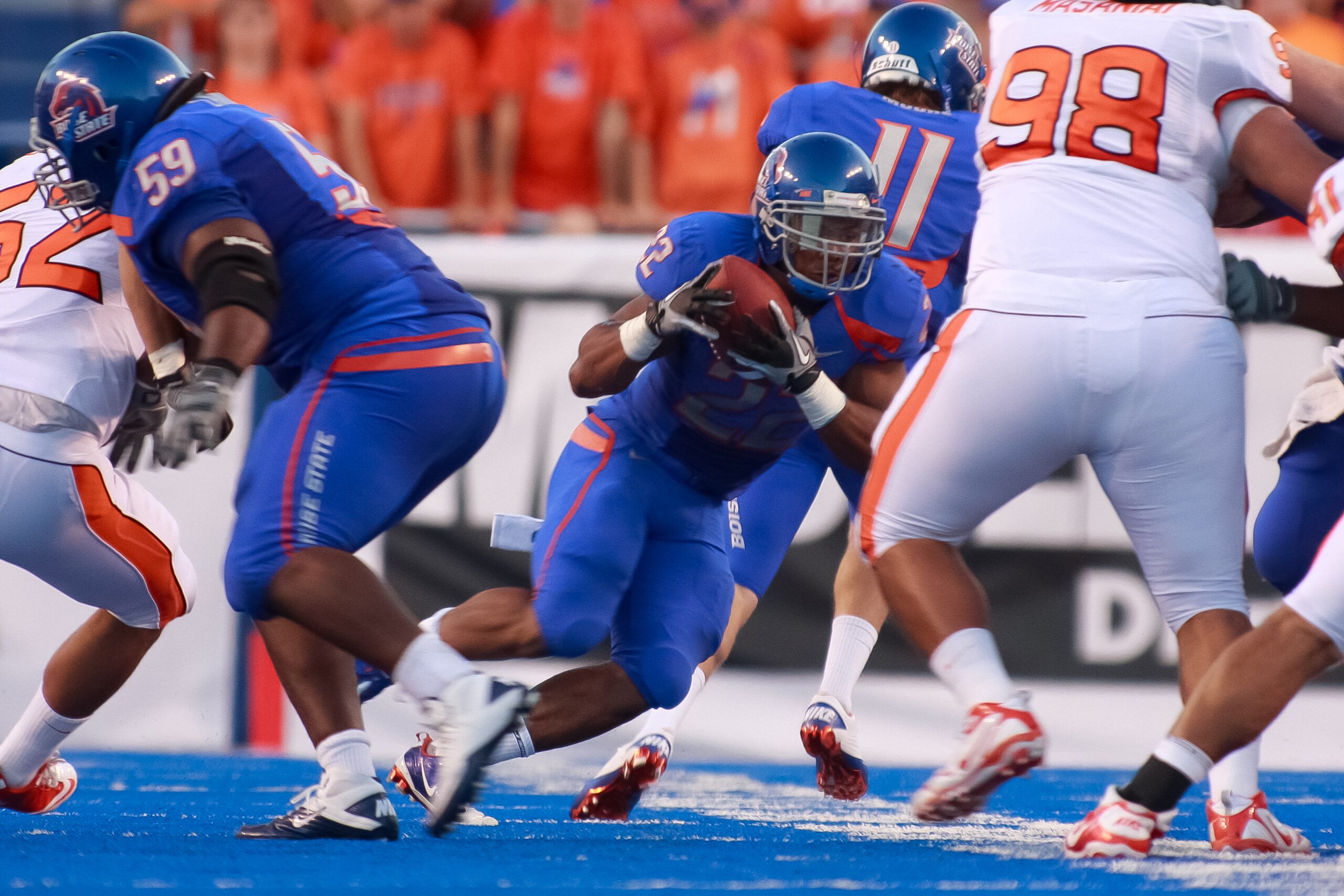 BOISE, ID - SEPTEMBER 25:  Running back Doug Martin #22 of the Boise State Broncos runs the ball against the Oregon State Beavers at Bronco Stadium on September 25, 2010 in Boise, Idaho.  (Photo by Otto Kitsinger III/Getty Images)