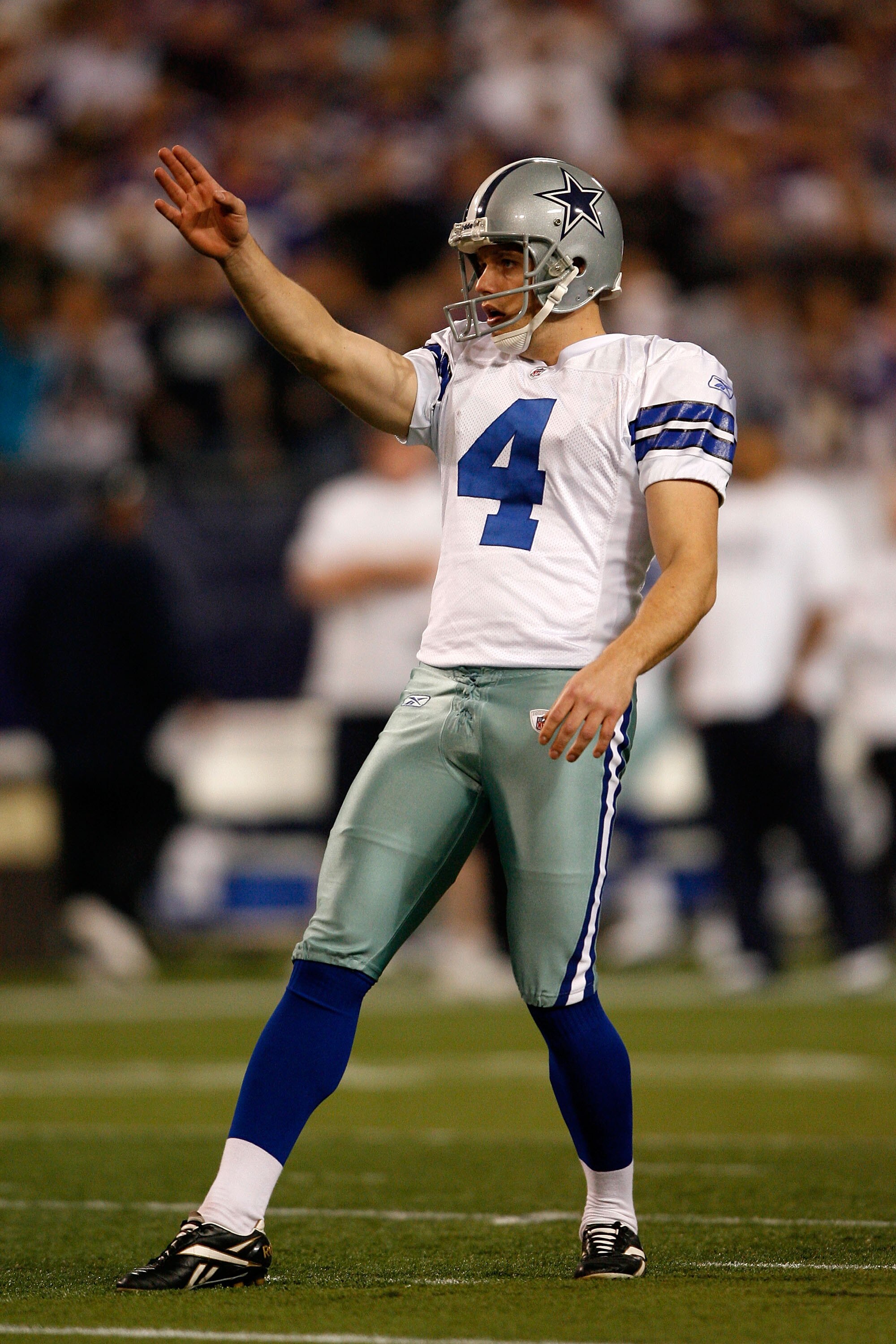 MINNEAPOLIS - JANUARY 17:  Kicker Shaun Suisham #4 of the Dallas Cowboys lines up a field goal in the second quarter of the game against the Minnesota Vikings during the NFC Divisional Playoff Game at Hubert H. Humphrey Metrodome on January 17, 2010 in Mi