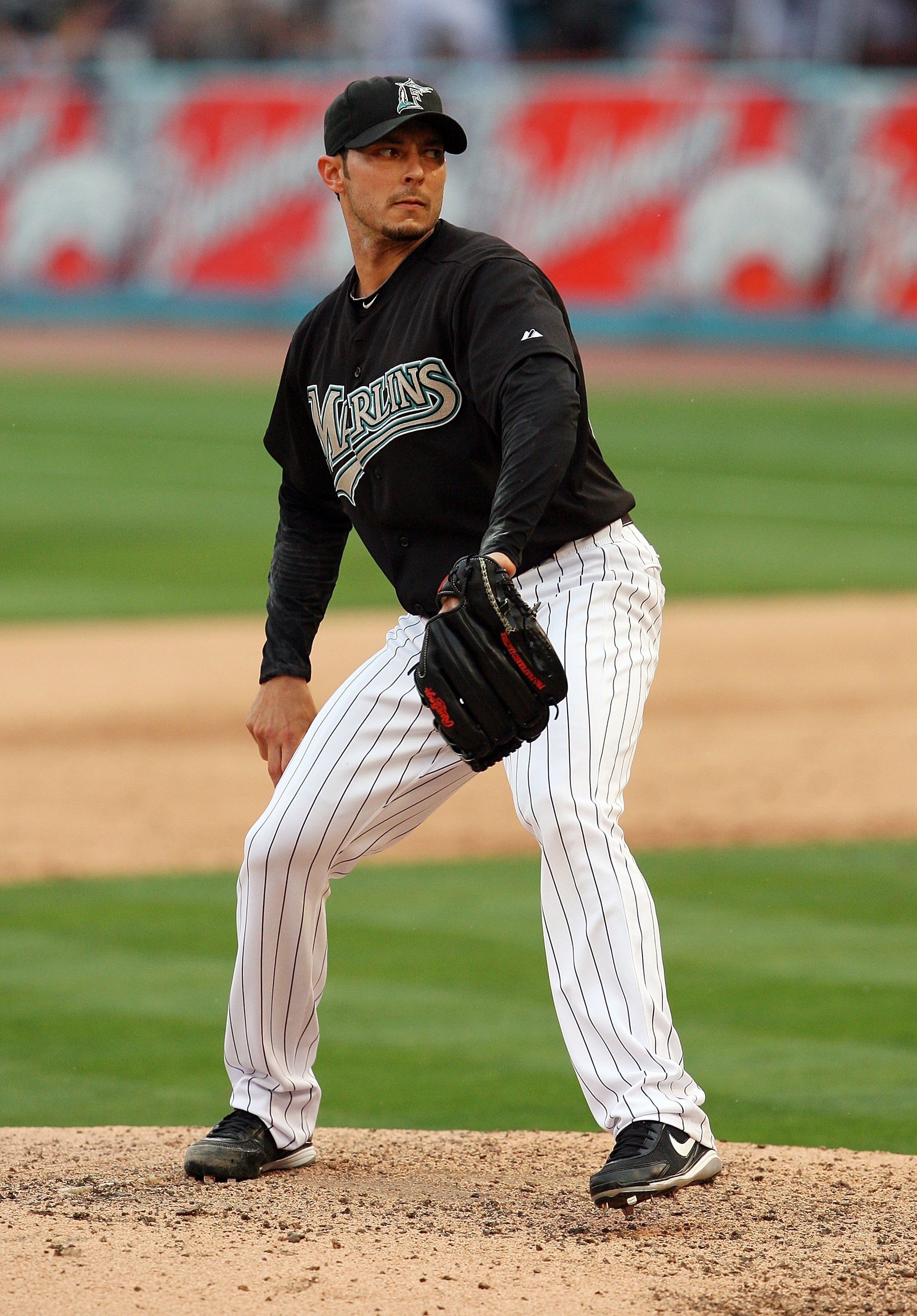 MIAMI - APRIL 11:  Relief pitcher Clay Hensley #32 of the Florida Marlins pitches against the Los Angeles Dodgers at Sun Life Stadium on April 11, 2010 in Miami, Florida. The Marlins defeated the Dodgers 6-5.  (Photo by Doug Benc/Getty Images)