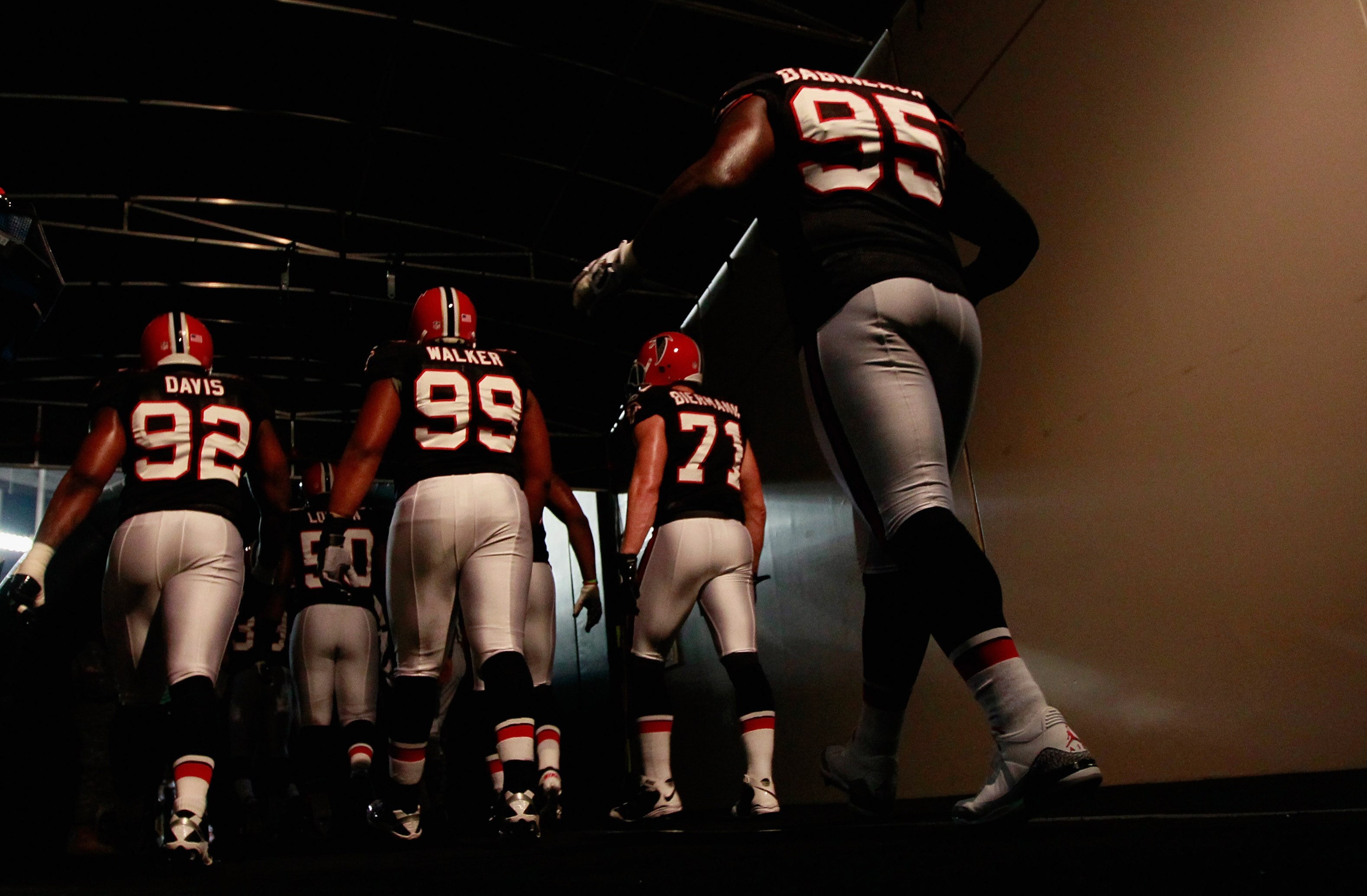 ATLANTA - NOVEMBER 11:  The Atlanta Falcons walk up the tunnel before player introductions before facing the Baltimore Ravens at Georgia Dome on November 11, 2010 in Atlanta, Georgia.  (Photo by Kevin C. Cox/Getty Images)