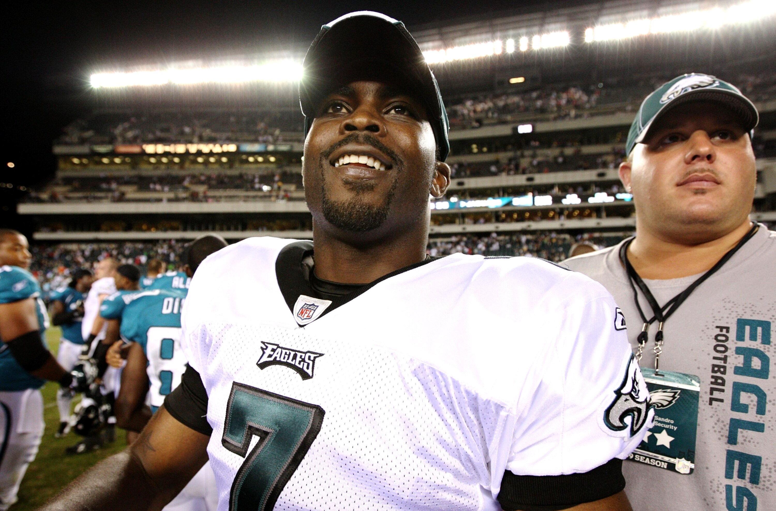 PHILADELPHIA, PA - AUGUST 27:  Michael Vick #7 of the Philadelphia Eagles smiles after the Eagles win over the Jacksonville Jaguars in the preseason game at Lincoln Financial Field on August 27, 2009 in Philadelphia, Pennsylvania.  (Photo by Jim McIsaac/G