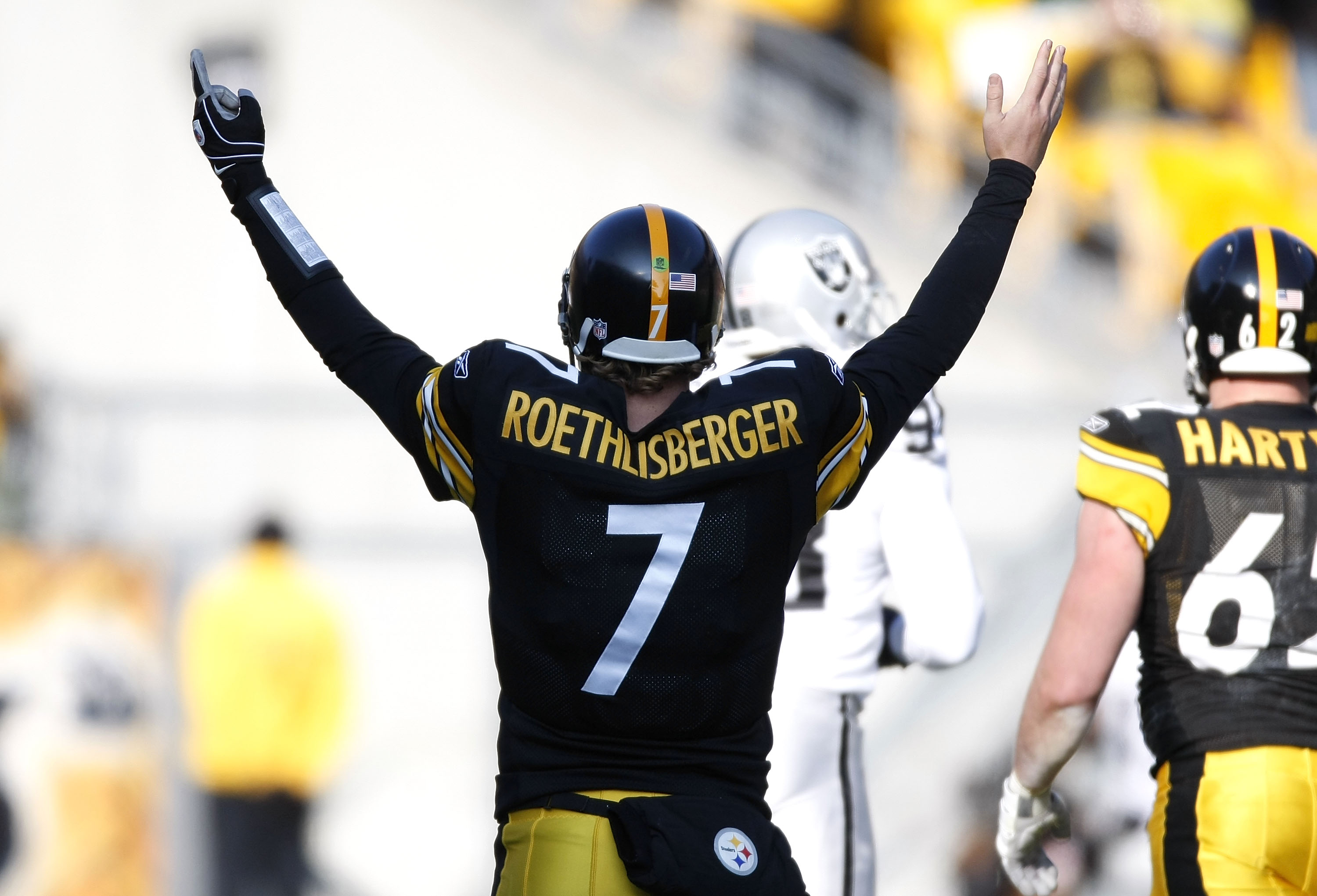 PITTSBURGH - DECEMBER 06:  Ben Roethlisberger #7 of the Pittsburgh Steelers celebrates a second quarter touchdown while playing the Oakland Raiders on December 6, 2009 at Heinz Field in Pittsburgh, Pennsylvania.  (Photo by Gregory Shamus/Getty Images)