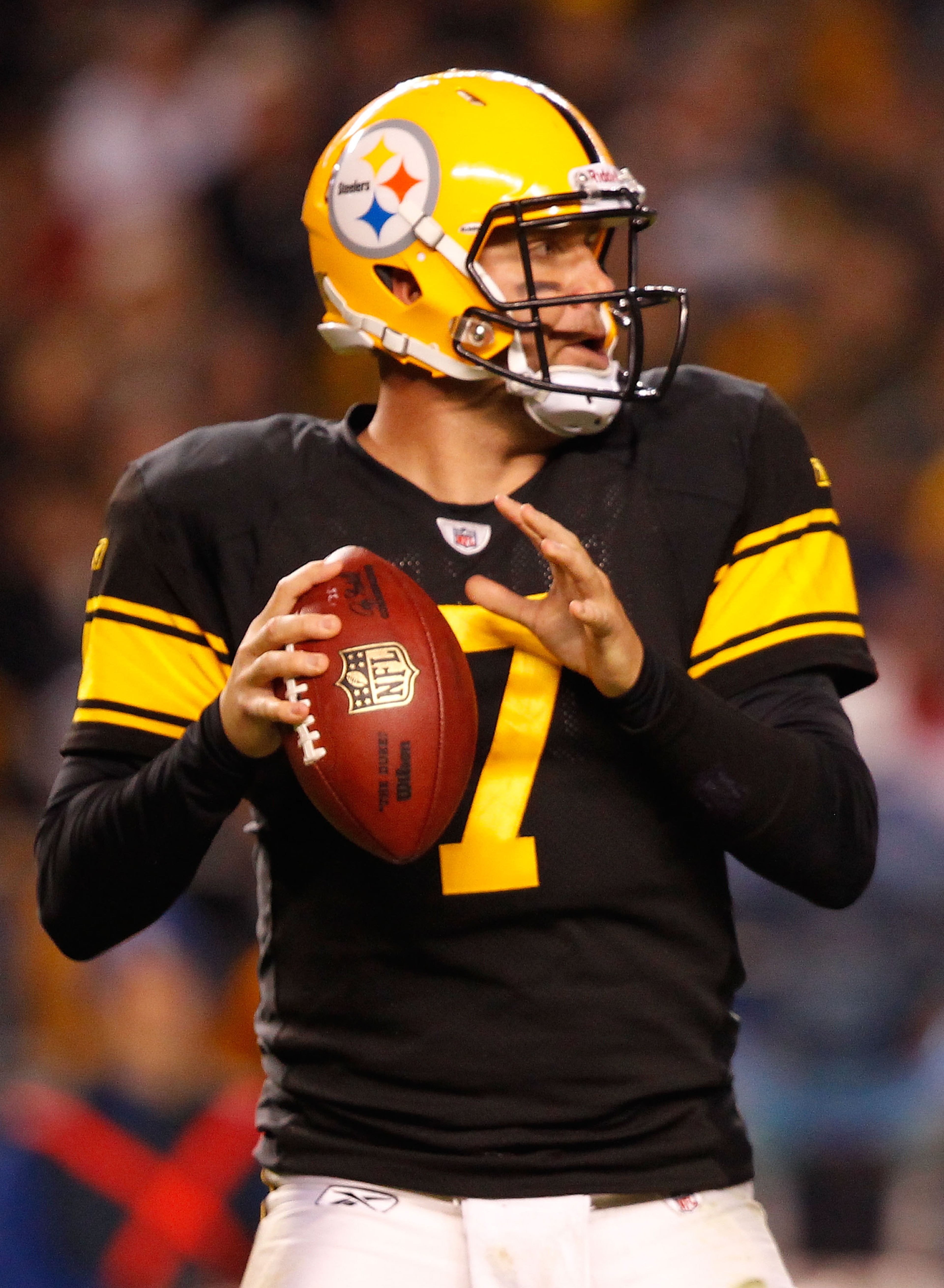 PITTSBURGH - NOVEMBER 14: Ben Roethlisberger #7 of the Pittsburgh Steelers drops back to pass against the New England Patriots during the game on November 14, 2010 at Heinz Field in Pittsburgh, Pennsylvania. (Photo by Jared Wickerham/Getty Images) PITTSBURGH - NOVEMBER 14: Ben Roethlisberger #7 of the Pittsburgh Steelers drops back to pass against the New England Patriots during the game on November 14, 2010 at Heinz Field in Pittsburgh, Pennsylvania. (Photo by Jared Wickerham/Getty Images)