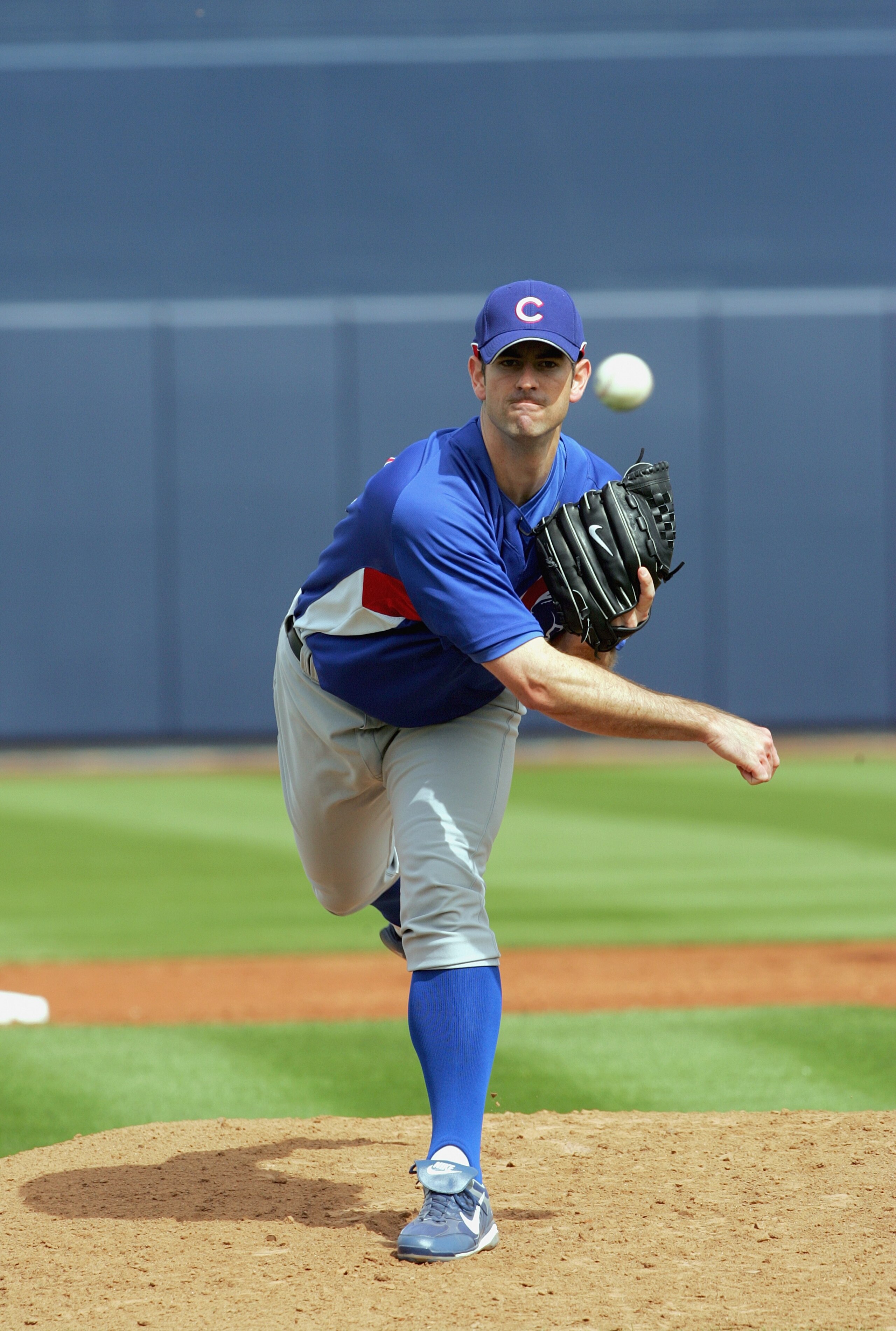 PEORIA, AZ - MARCH 5: Pitcher Mark Prior #22 of the Chicago Cubs pitches during a play against the Seattle Mariners during Spring Training at Peoria Sports Complex March 5, 2007 in Peoria, Arizona. (Photo by Stephen Dunn/Getty Images)