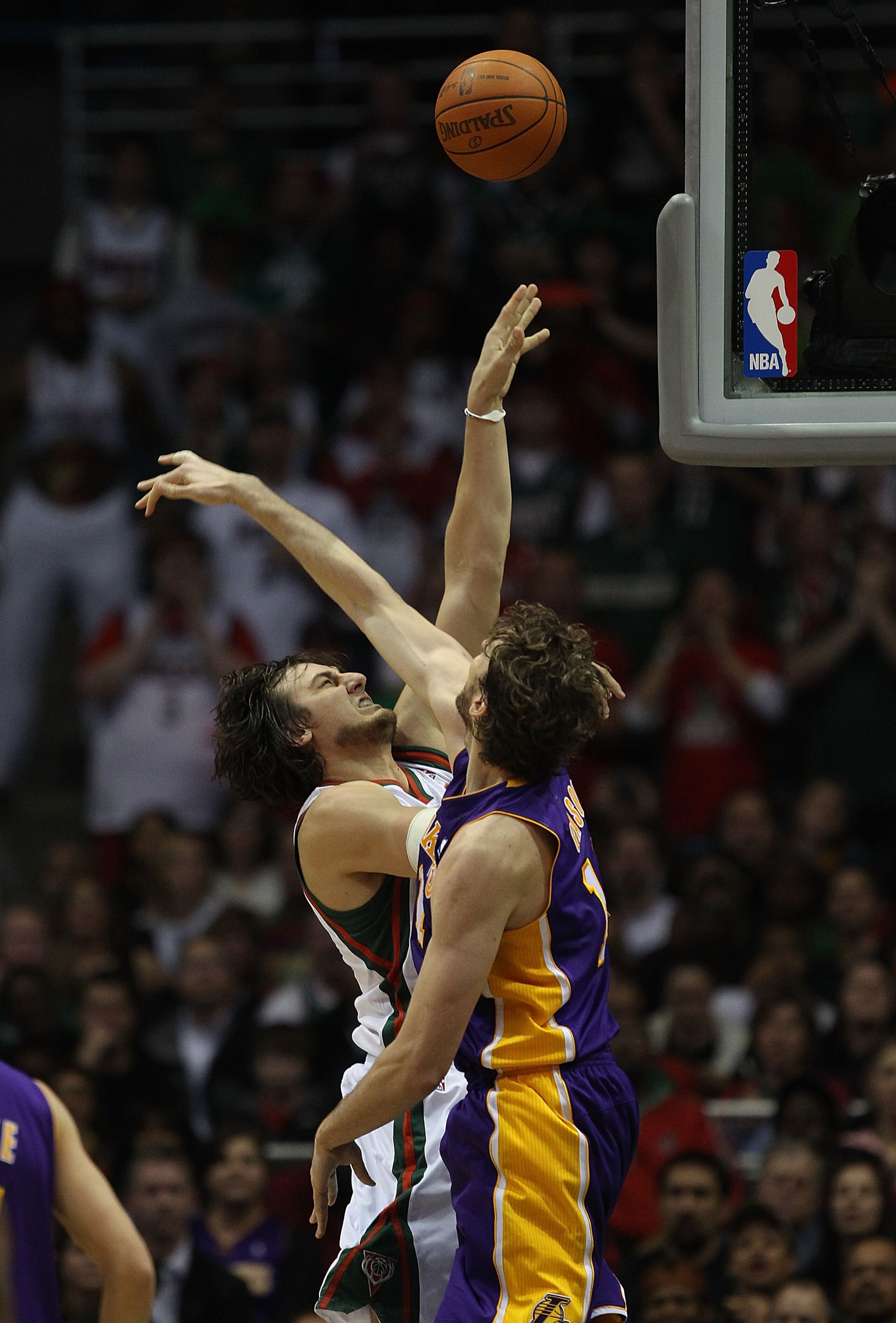 MILWAUKEE - NOVEMBER 16: Andrew Bogut #6 of the Milwaukee Bucks puts up a shot over Pau Gasol #16 of the Los Angeles Lakers at the Bradley Center on November 16, 2010 in Milwaukee, Wisconsin. NOTE TO USER: User expressly acknowledges and agrees that, by d MILWAUKEE - NOVEMBER 16: Andrew Bogut #6 of the Milwaukee Bucks puts up a shot over Pau Gasol #16 of the Los Angeles Lakers at the Bradley Center on November 16, 2010 in Milwaukee, Wisconsin. NOTE TO USER: User expressly acknowledges and agrees that, by d