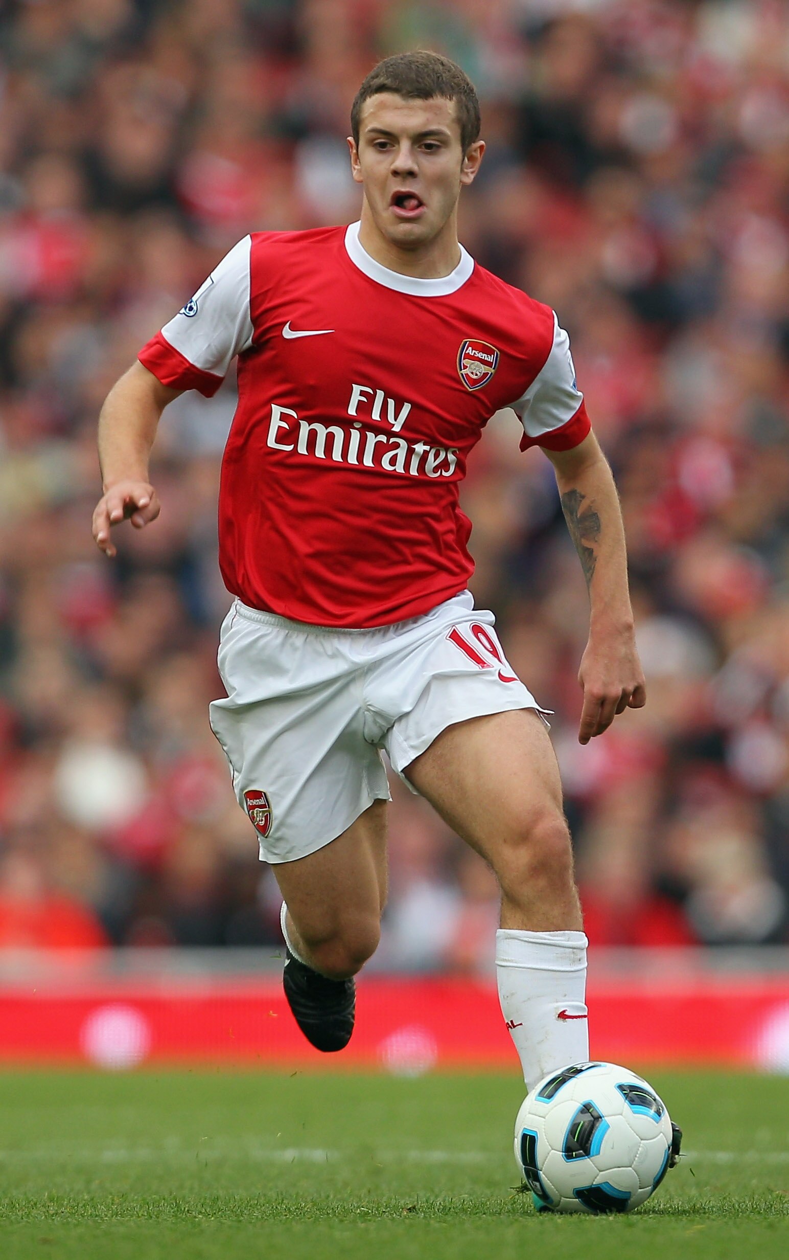 LONDON, ENGLAND - OCTOBER 16:  Jack Wilshire of Arsenal in action during the Barclays Premier League match between Arsenal and Birmingham City at Emirates Stadium on October 16, 2010 in London, England.  (Photo by Clive Rose/Getty Images)