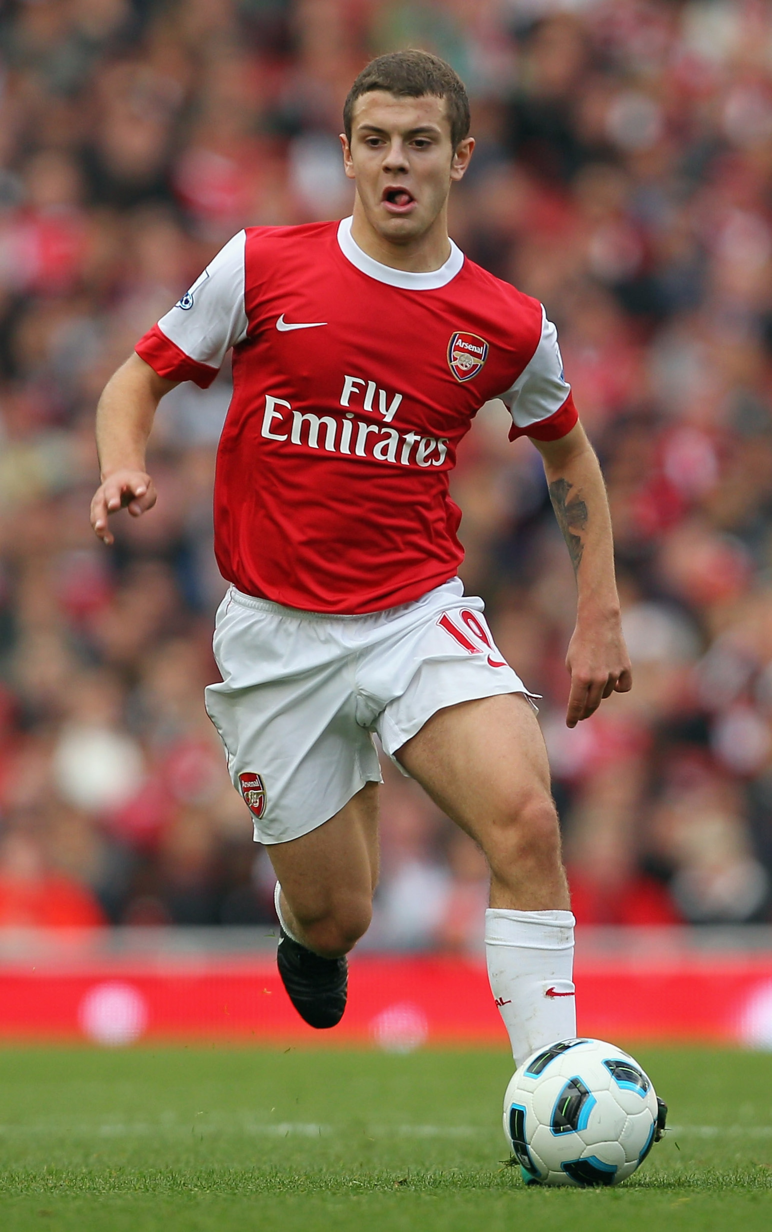 LONDON, ENGLAND - OCTOBER 16:  Jack Wilshire of Arsenal in action during the Barclays Premier League match between Arsenal and Birmingham City at Emirates Stadium on October 16, 2010 in London, England.  (Photo by Clive Rose/Getty Images)