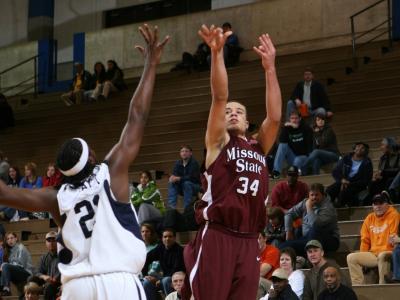 Weems rises and fires from deep
