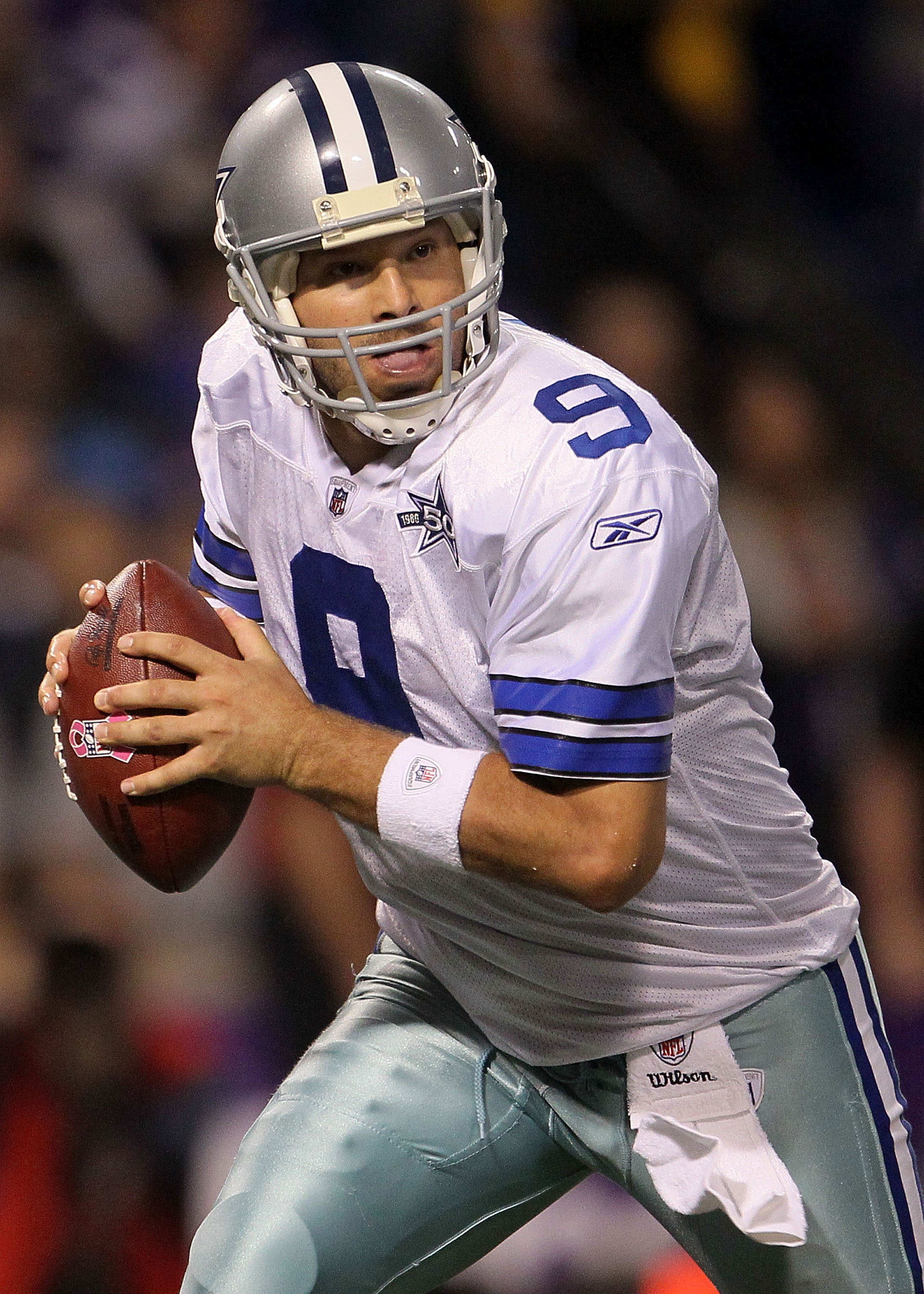 MINNEAPOLIS - OCTOBER 17:  Quarterback Tony Romo #9 of the Dallas Cowboys drops back to pass against the Minnesota Vikings at Mall of America Field on October 17, 2010 in Minneapolis, Minnesota.  (Photo by Jeff Gross/Getty Images)