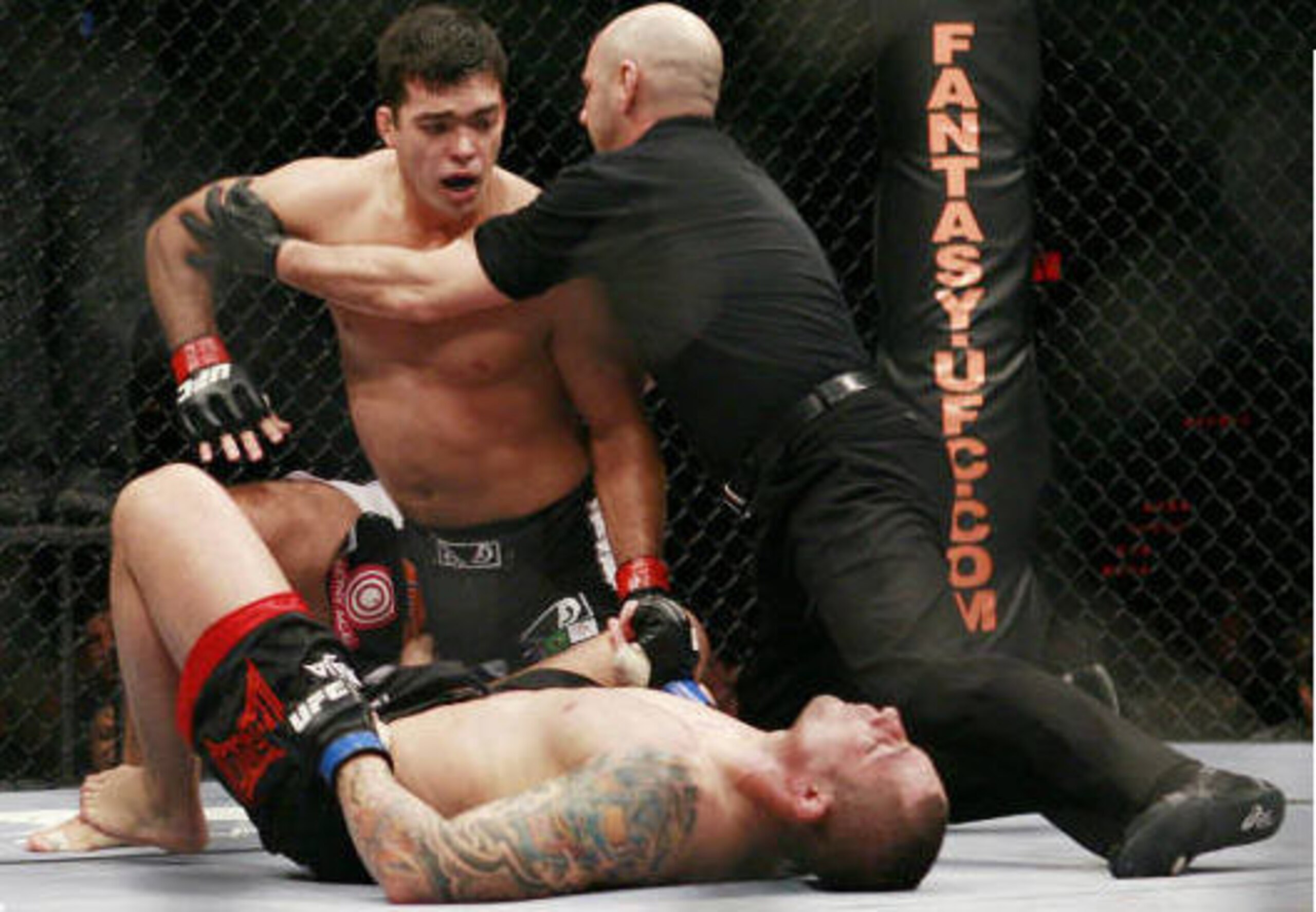 Machida KO's Thiago Silva