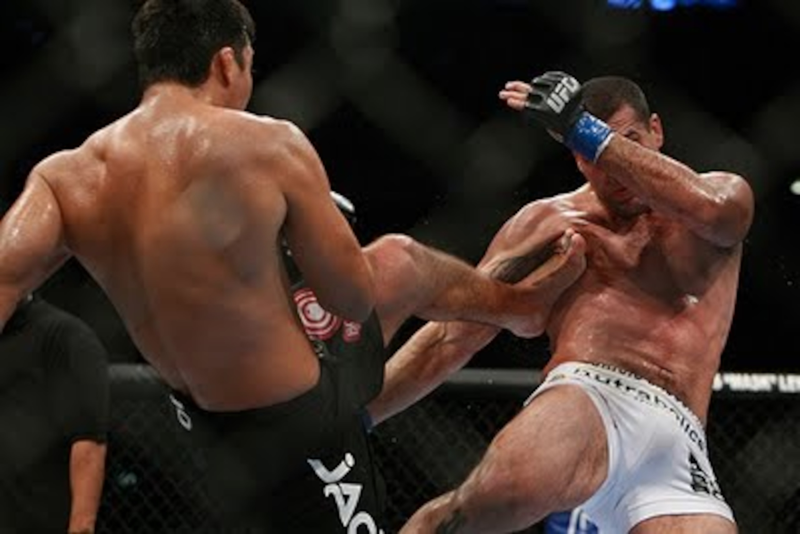 Rua is not the only one who got some kicks in during this fight