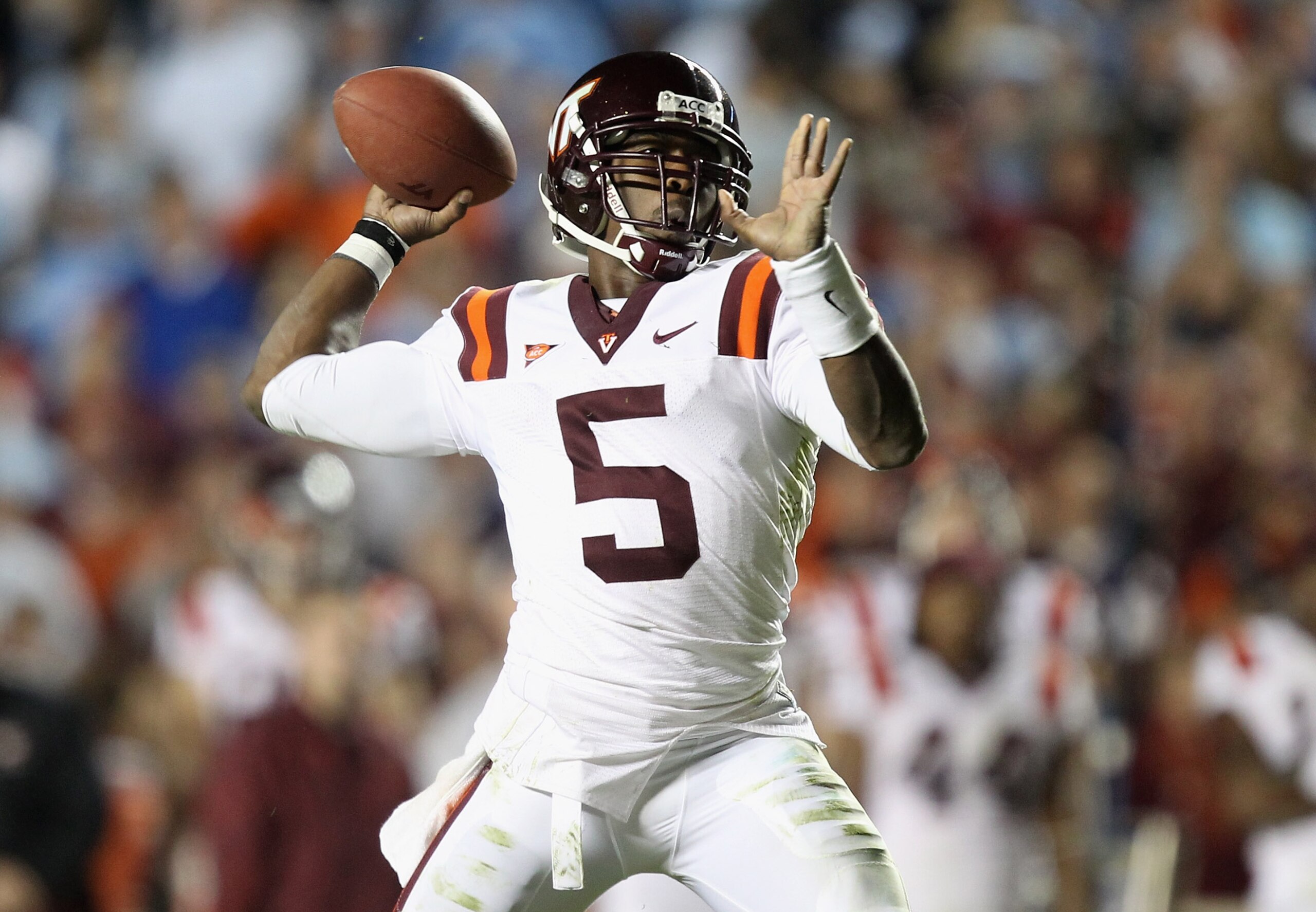 CHAPEL HILL, NC - NOVEMBER 13: Tyrod Taylor #5 of the Virginia Tech Hokies drops back to throw a pass against the North Carolina Tar Heels during their game at Kenan Stadium on November 13, 2010 in Chapel Hill, North Carolina. (Photo by Streeter Lecka/G CHAPEL HILL, NC - NOVEMBER 13: Tyrod Taylor #5 of the Virginia Tech Hokies drops back to throw a pass against the North Carolina Tar Heels during their game at Kenan Stadium on November 13, 2010 in Chapel Hill, North Carolina. (Photo by Streeter Lecka/G