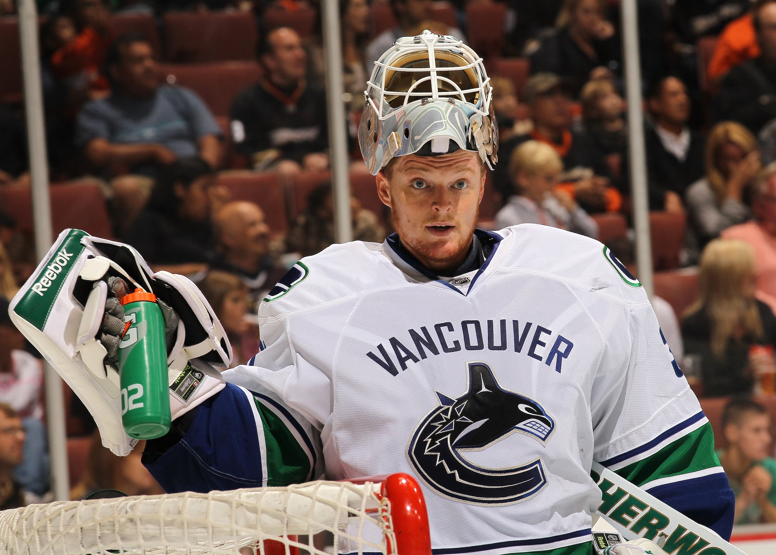 ANAHEIM, CA - OCTOBER 01:  Goaltender Cory Schneider #35 of the Vancouver Canucks plays against the Anaheim Ducks at Honda Center on October 1, 2010 in Anaheim, California.  Vancouver won 4-2.  (Photo by Stephen Dunn/Getty Images)