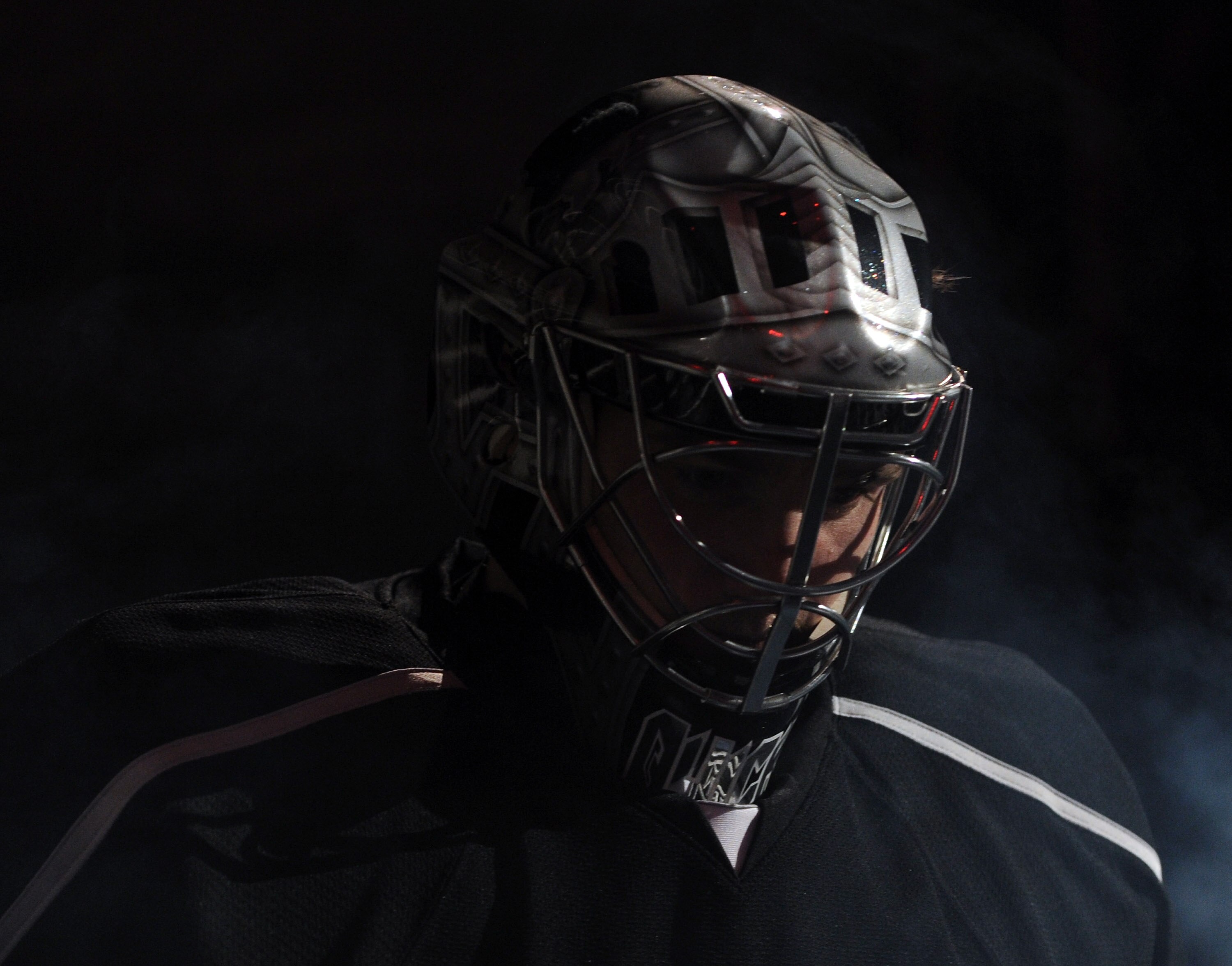 LOS ANGELES, CA - NOVEMBER 11:  Jonathan Quick #32 of the Los Angeles Kings enters the ice against the Dallas Stars at the Staples Center on November 11, 2010 in Los Angeles, California.  (Photo by Harry How/Getty Images)