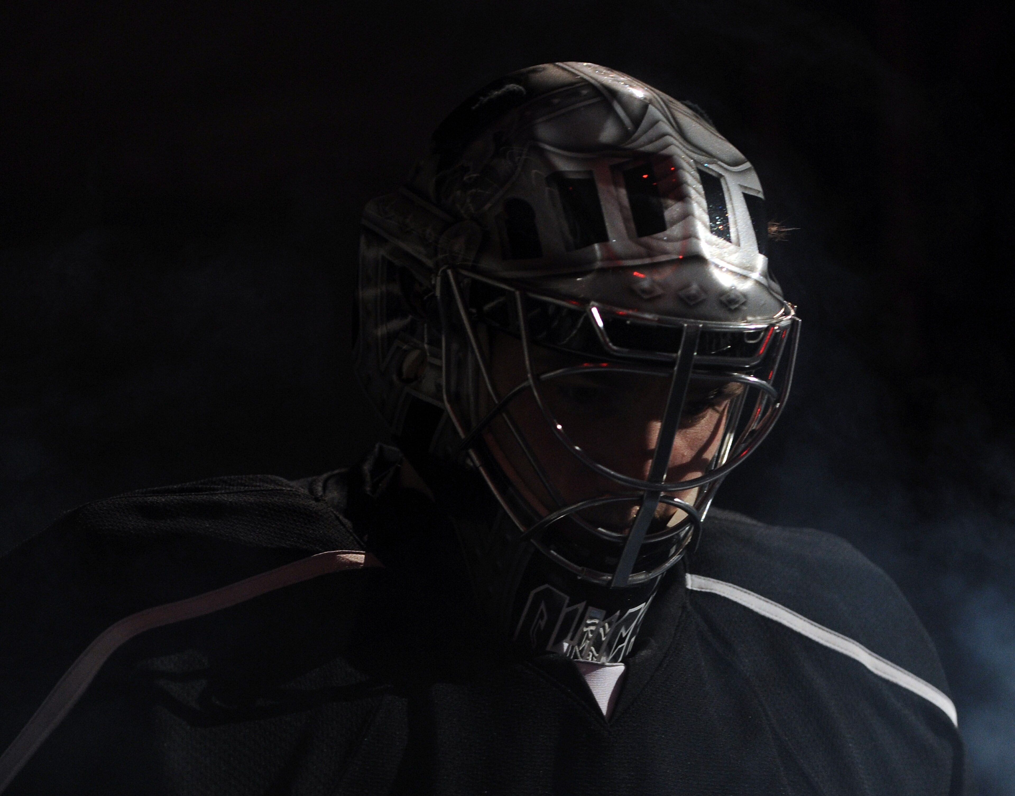 LOS ANGELES, CA - NOVEMBER 11:  Jonathan Quick #32 of the Los Angeles Kings enters the ice against the Dallas Stars at the Staples Center on November 11, 2010 in Los Angeles, California.  (Photo by Harry How/Getty Images)
