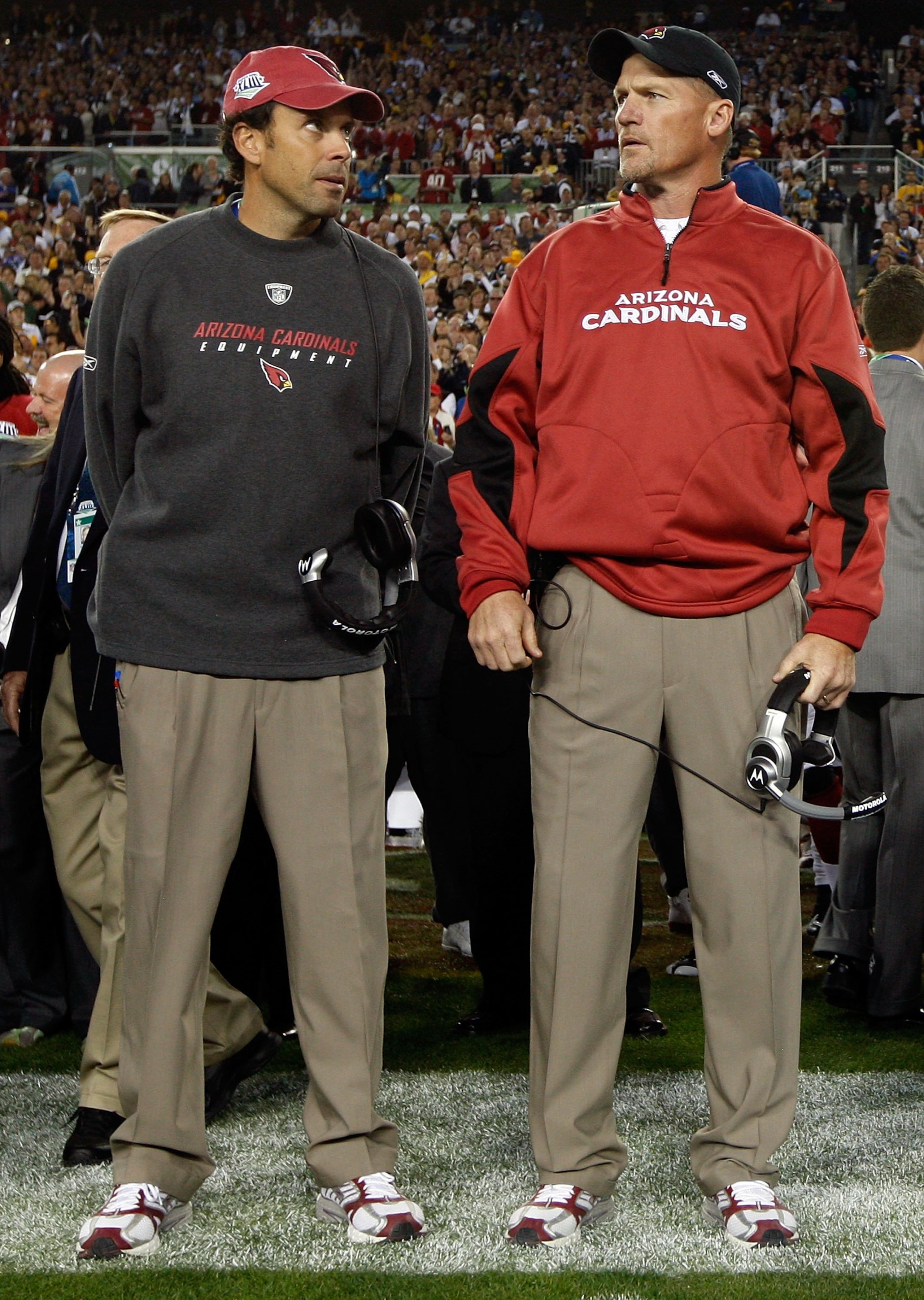 TAMPA, FL - FEBRUARY 01:  Offensive coordinator Todd Haley stands with head coach Ken Whisenhunt of the Arizona Cardinals against the Pittsburgh Steelers during Super Bowl XLIII on February 1, 2009 at Raymond James Stadium in Tampa, Florida.  (Photo by Ja