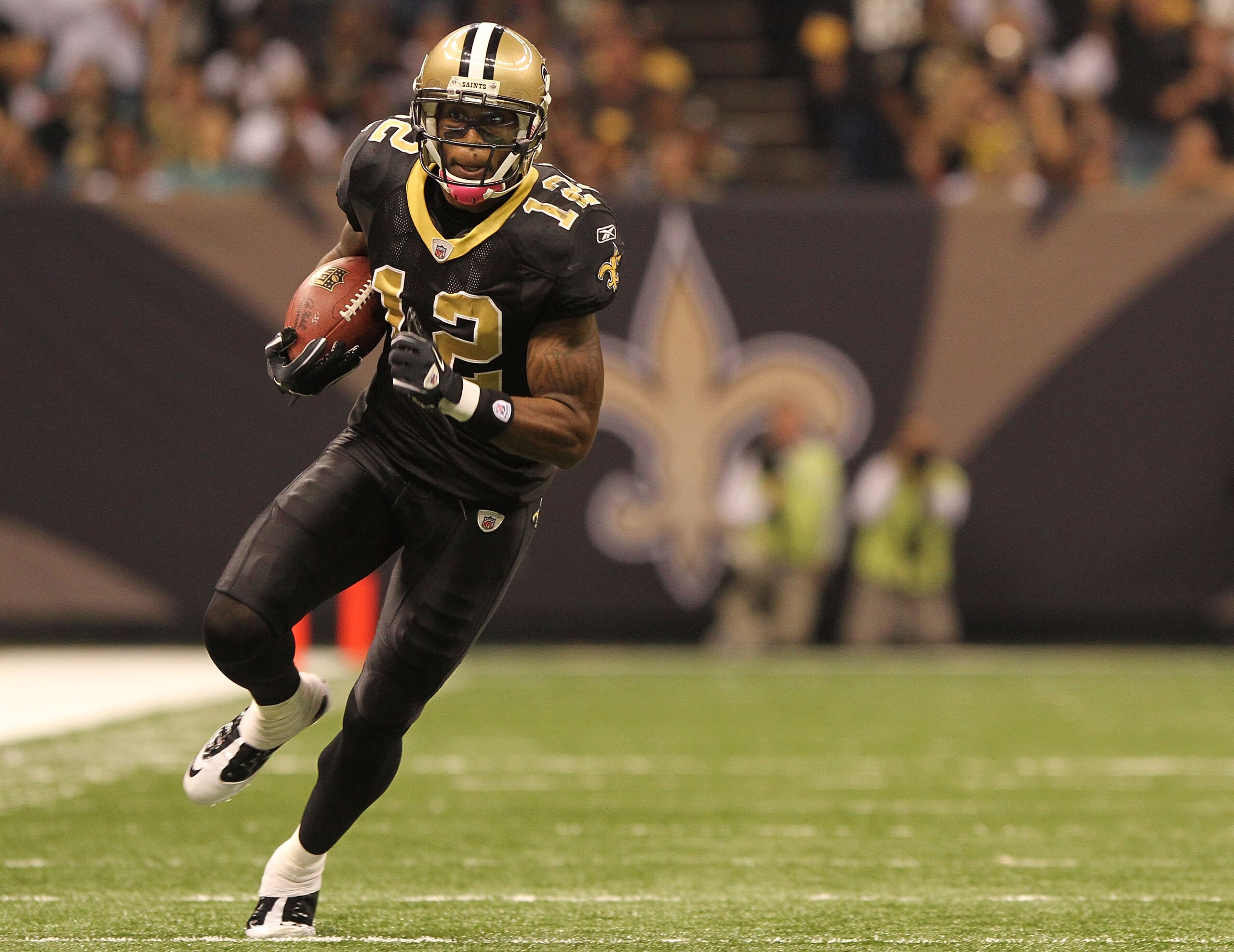 NEW ORLEANS - OCTOBER 31: Marques Colston #12 of the New Orleans Saints hauls in a pass during the game against the Pittsburgh Steelers at the Louisiana Superdome on October 31, 2010 in New Orleans, Louisiana. (Photo by Matthew Sharpe/Getty Images)