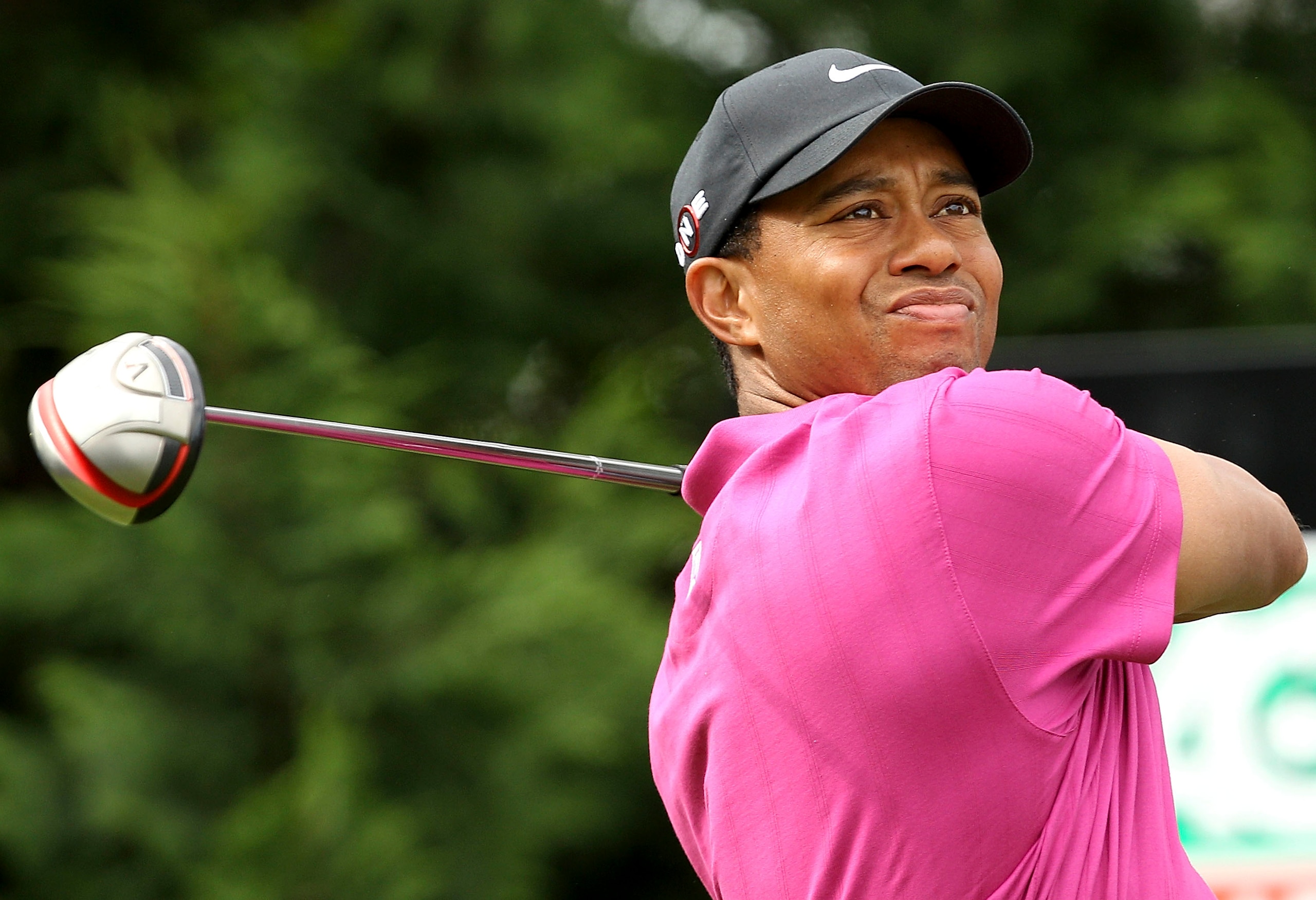 MELBOURNE, AUSTRALIA - NOVEMBER 11:  Tiger Woods of the USA plays a shot during day one of the Australian Masters at The Victoria Golf Club on November 11, 2010 in Melbourne, Australia.  (Photo by Lucas Dawson/Getty Images)