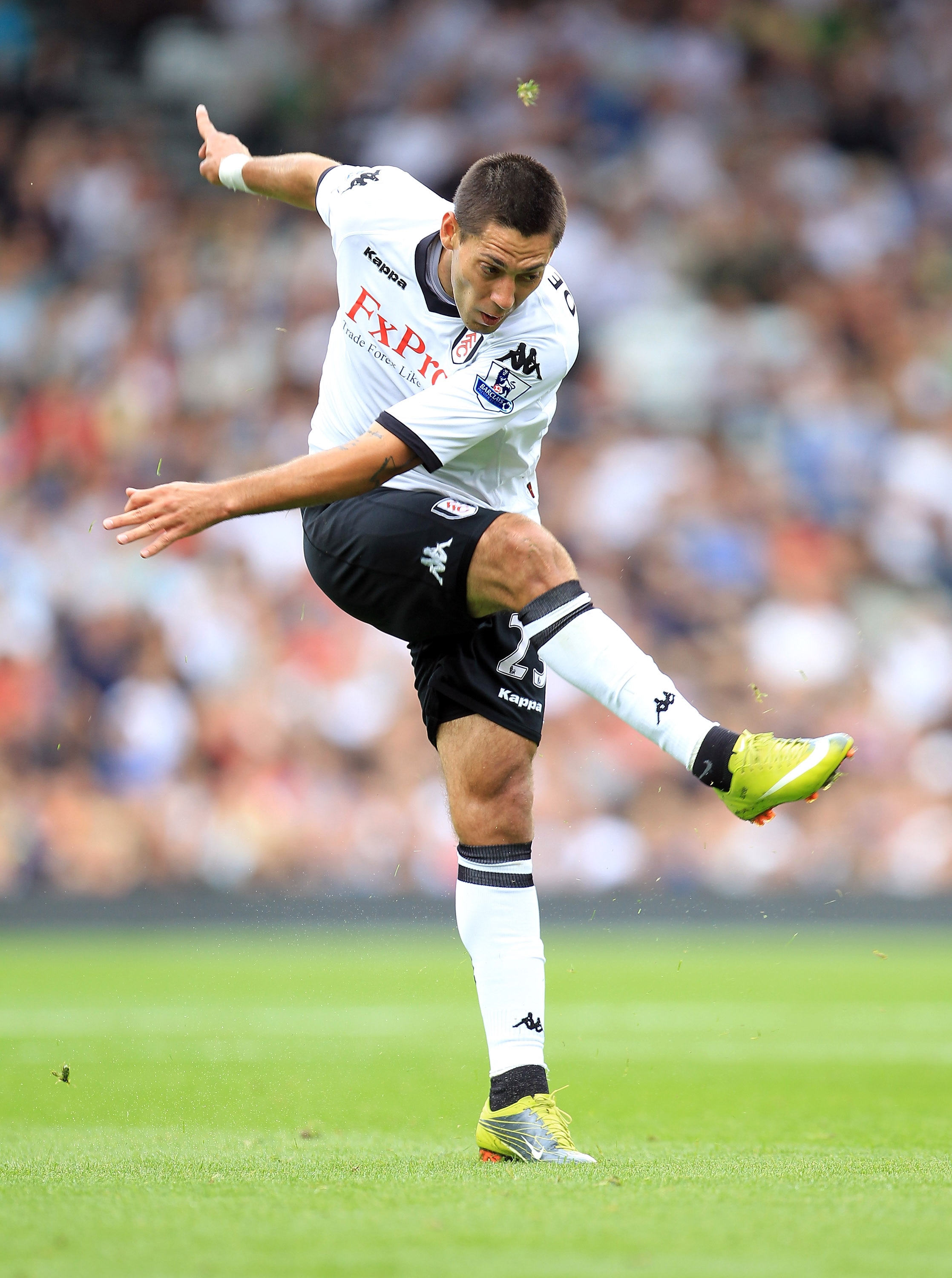 LONDON, ENGLAND - SEPTEMBER 11:  Clint Dempsey of Fulham during the Barclays Premier League match between Fulham and Wolverhampton Wanderers at Craven Cottage on September 11, 2010 in London, England.  (Photo by David Cannon/Getty Images)