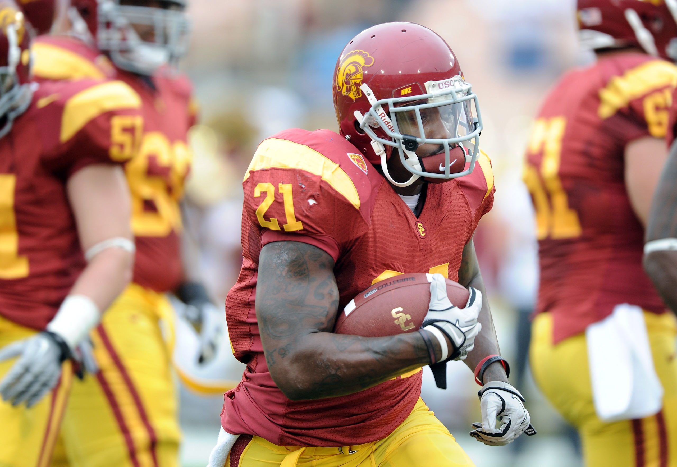 LOS ANGELES, CA - OCTOBER 16:  Allen Bradford #21 of the USC Trojans warms up before the game against the California Golden Bears at Los Angeles Memorial Coliseum on October 16, 2010 in Los Angeles, California.  (Photo by Harry How/Getty Images)