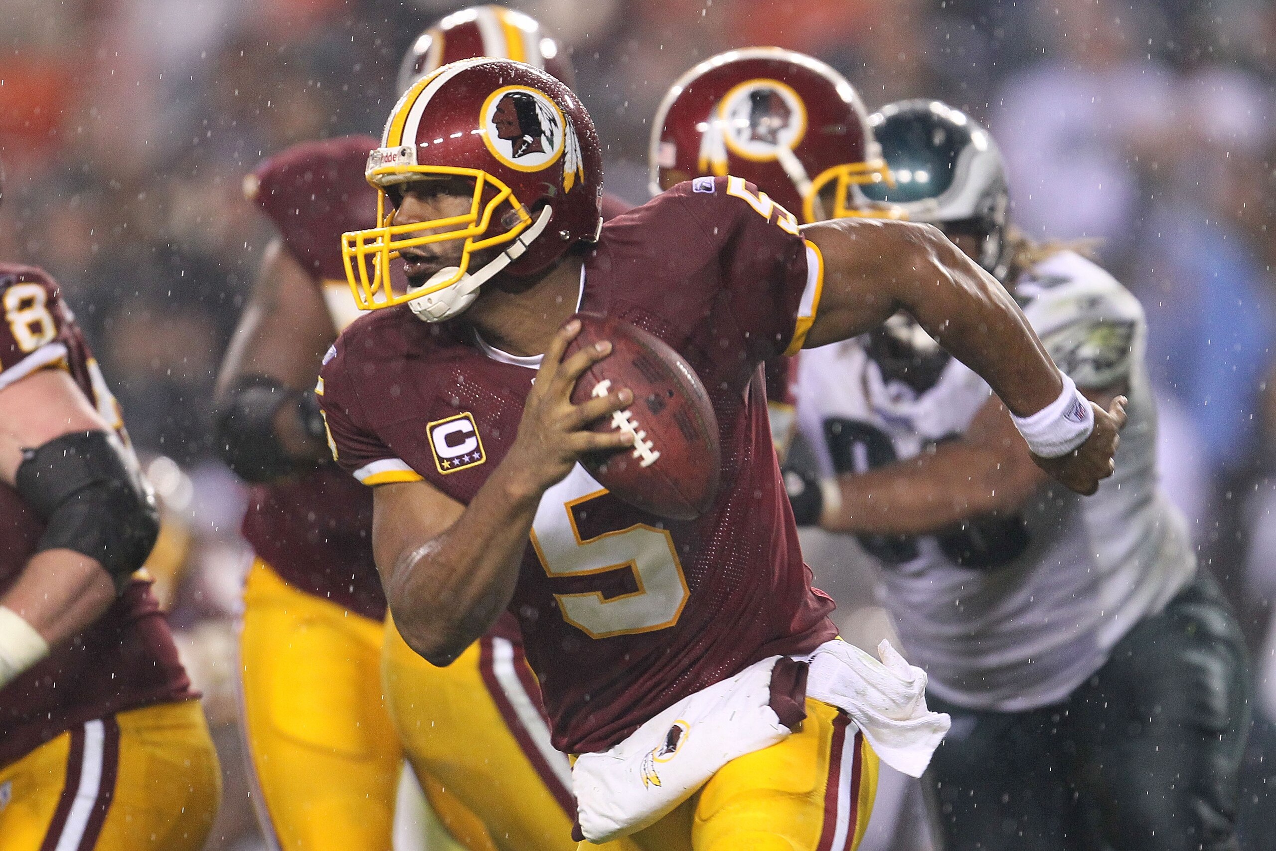 LANDOVER, MD - NOVEMBER 15:  Donovan McNabb #5 of the Washington Redskins looks to throw a pass  against the Philadelphia Eagles on November 15, 2010 at FedExField in Landover, Maryland.  (Photo by Chris McGrath/Getty Images)