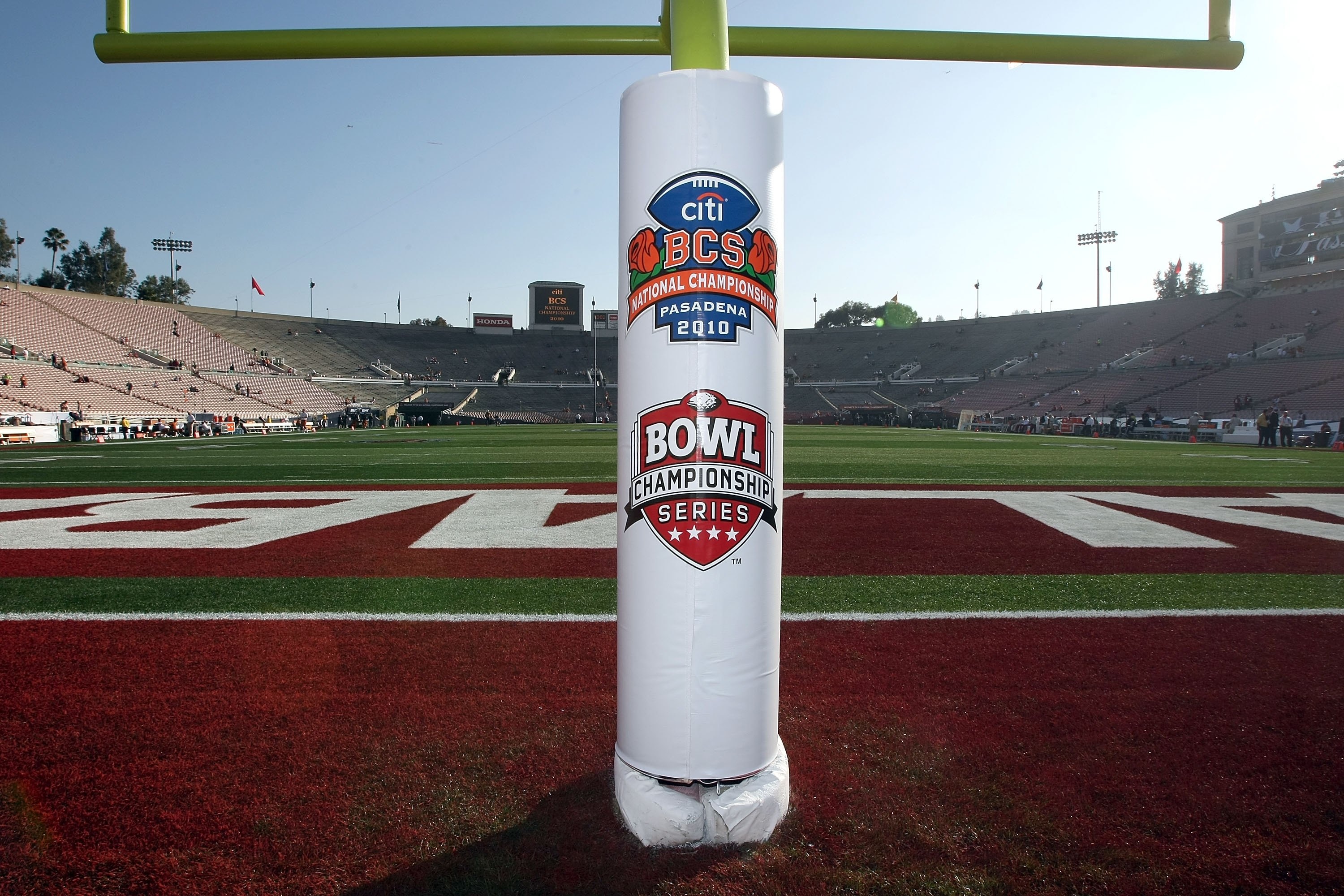 PASADENA, CA - JANUARY 07:  A detailed picture of the logo on a goal post before the Texas Longhorns take on the Alabama Crimson Tide in the Citi BCS National Championship game at the Rose Bowl on January 7, 2010 in Pasadena, California.  (Photo by Stephe