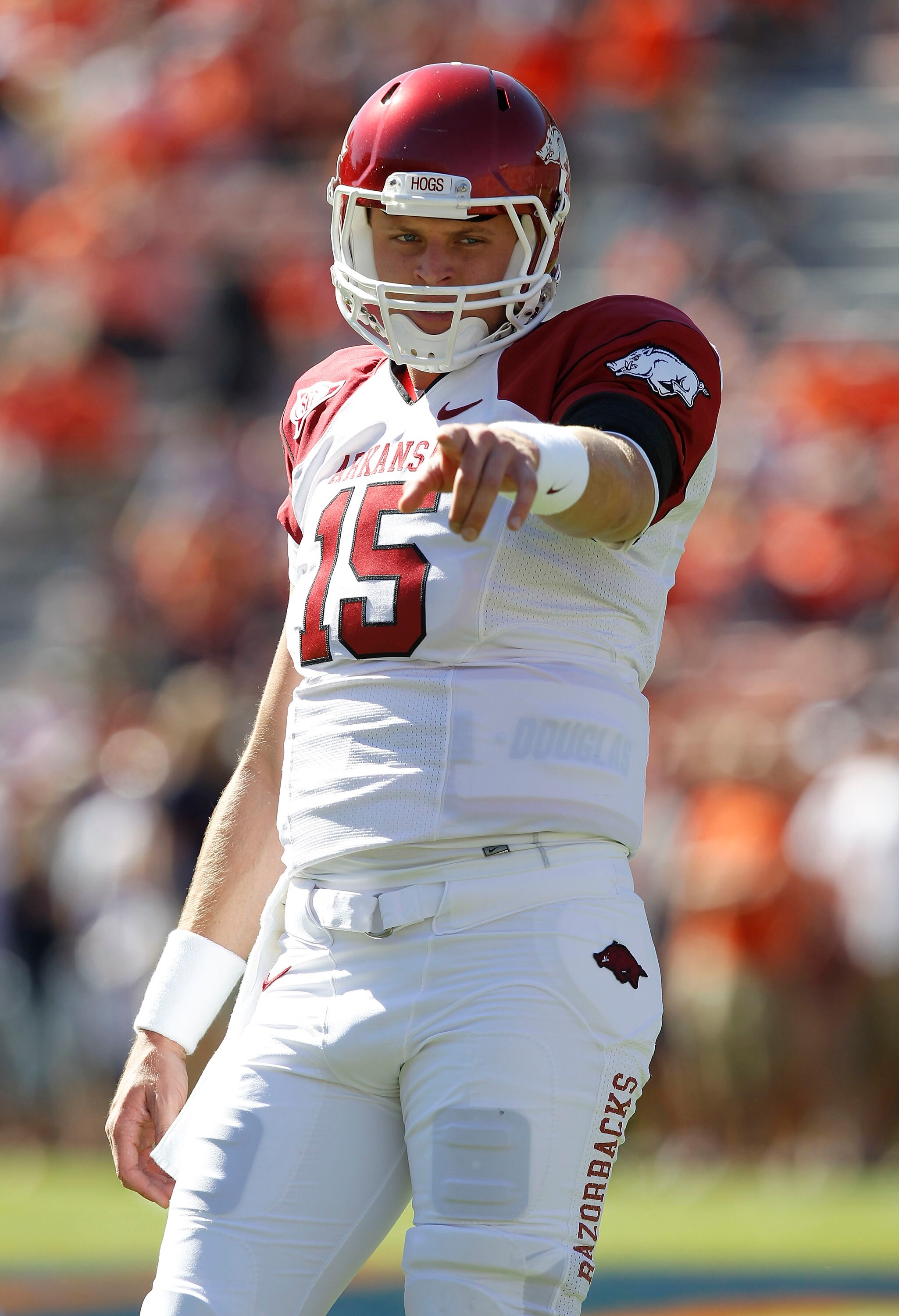 AUBURN, AL - OCTOBER 16:  Quarterback Ryan Mallett #15 of the Arkansas Razorbacks warms up before the game against the Auburn Tigers at Jordan-Hare Stadium on October 16, 2010 in Auburn, Alabama.  The Tigers beat the Razorbacks 65-43.  (Photo by Mike Zarr