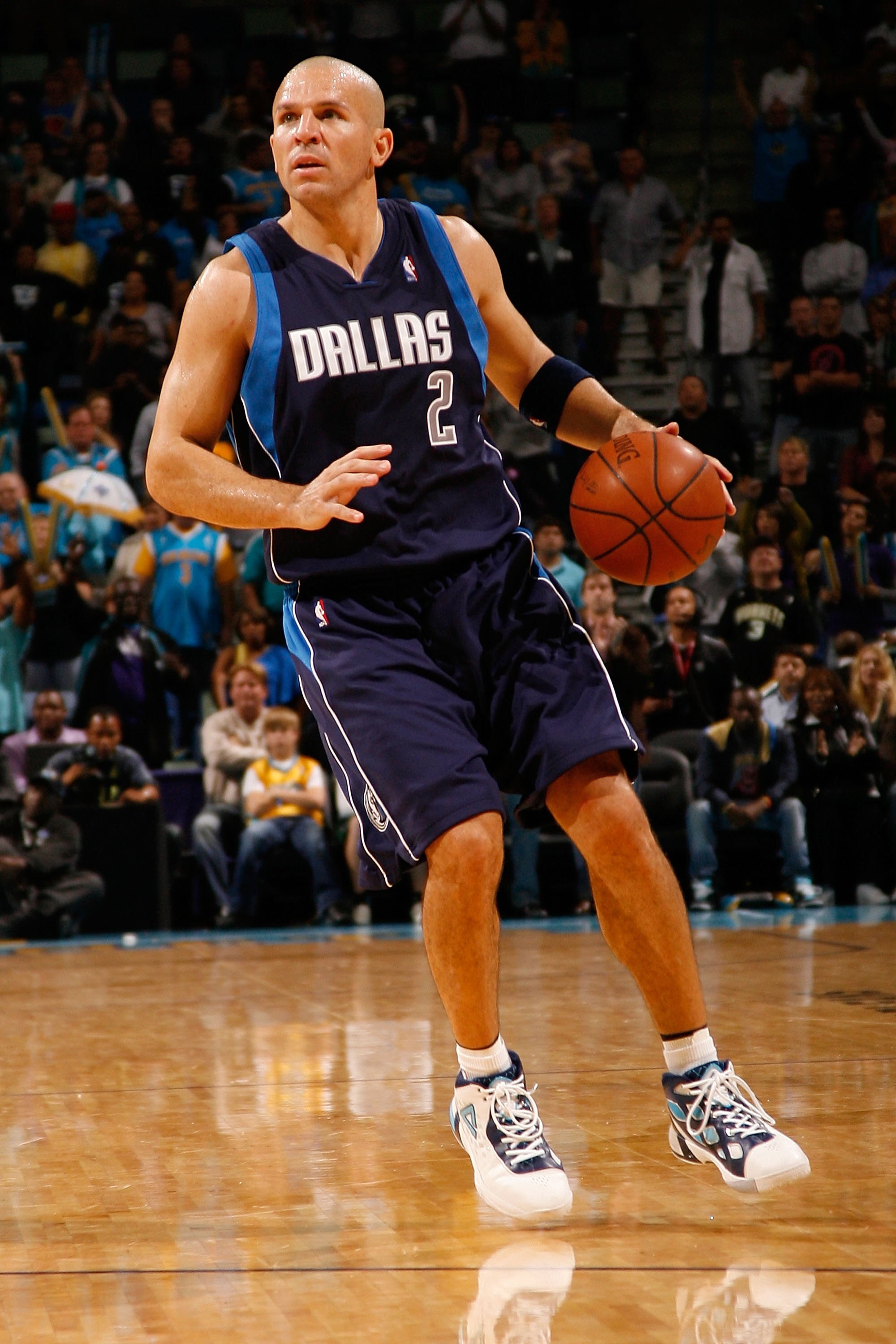 NEW ORLEANS - NOVEMBER 04:  Jason Kidd #2 of the Dallas Mavericks drives the ball against the New Orleans Hornets at New Orleans Arena on November 4, 2009 in New Orleans, Louisiana.  NOTE TO USER: User expressly acknowledges and agrees that, by downloadin