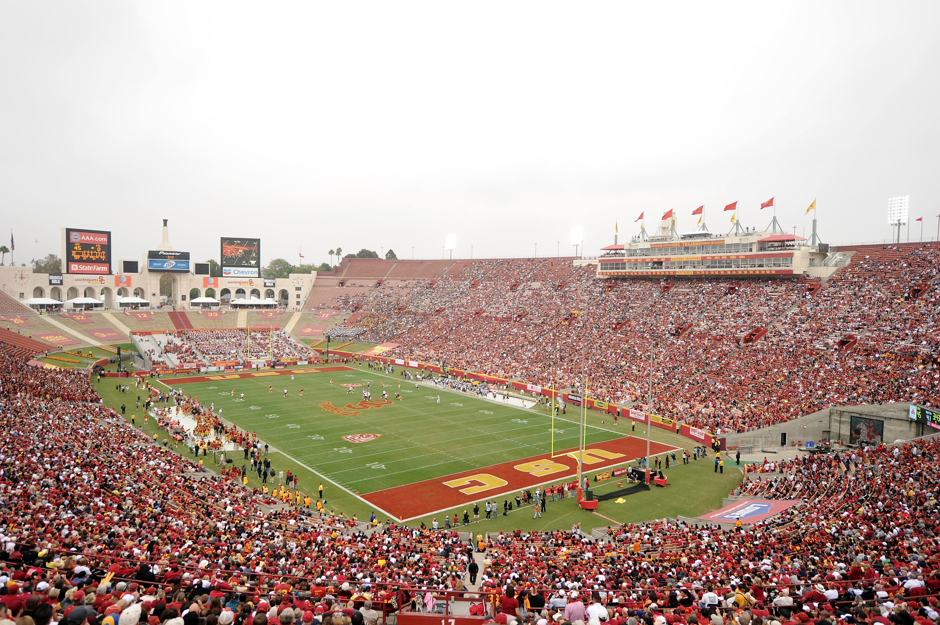 LOS ANGELES, CA - OCTOBER 16:  General View of the game between the California Golden Bears and the USC Trojans at Los Angeles Memorial Coliseum on October 16, 2010 in Los Angeles, California.  (Photo by Harry How/Getty Images)