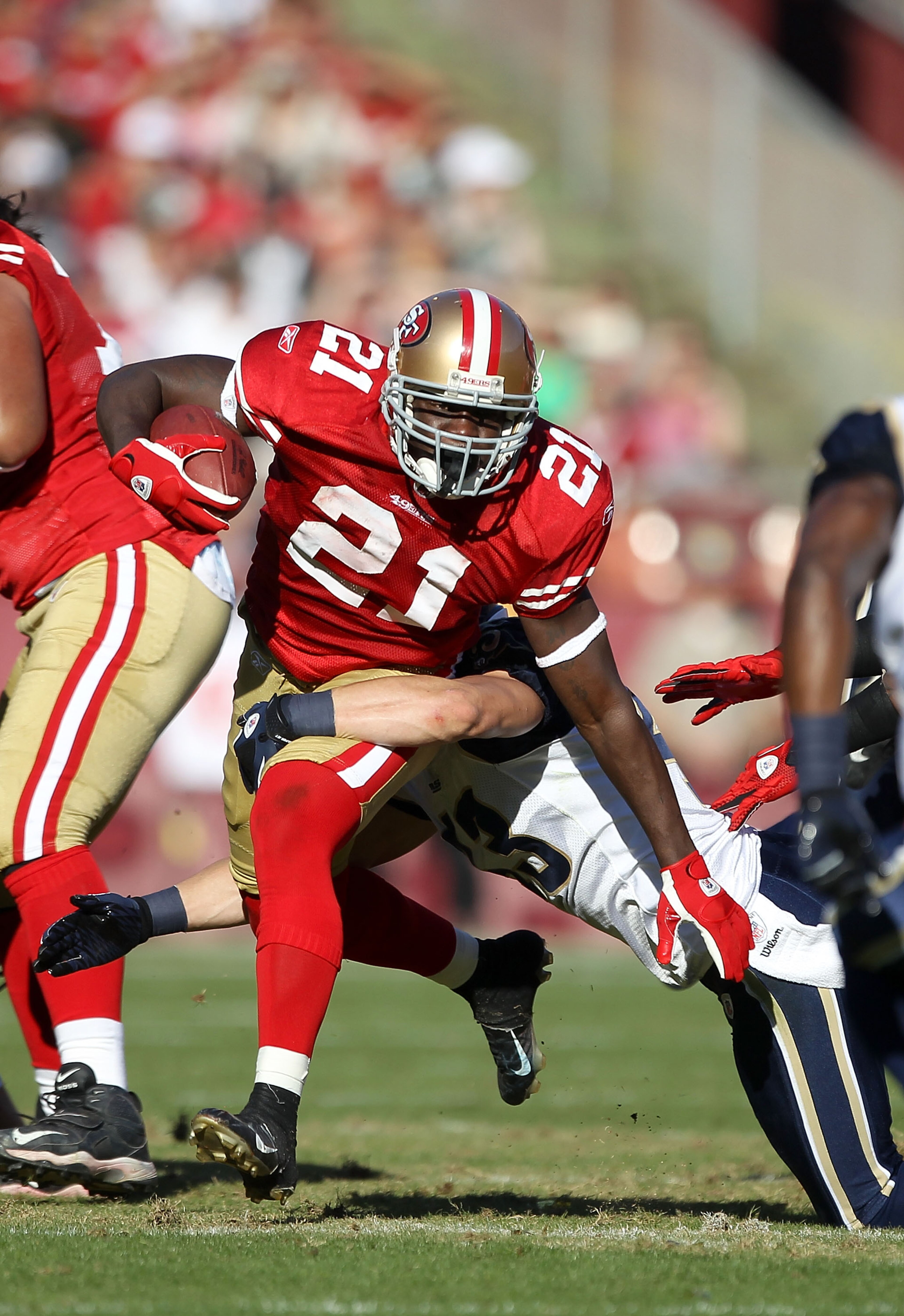 SAN FRANCISCO - NOVEMBER 14: Frank Groe #21 of the San Francisco 49ers in action against the St. Louis Rams at Candlestick Park on November 14, 2010 in San Francisco, California. (Photo by Ezra Shaw/Getty Images) SAN FRANCISCO - NOVEMBER 14: Frank Groe #21 of the San Francisco 49ers in action against the St. Louis Rams at Candlestick Park on November 14, 2010 in San Francisco, California. (Photo by Ezra Shaw/Getty Images)