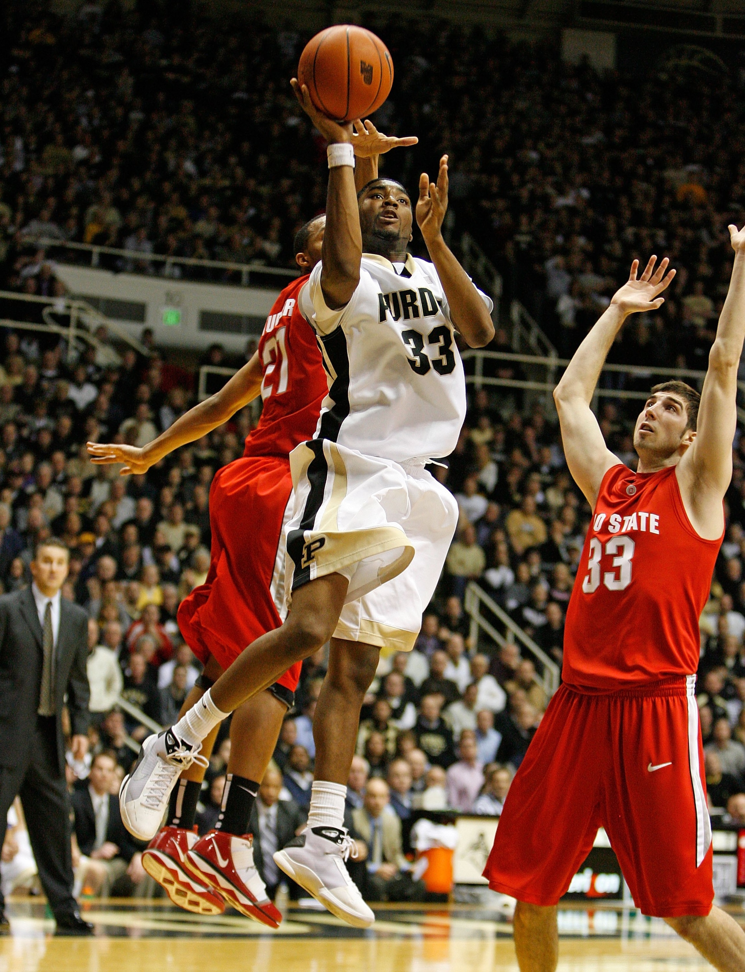 WEST LAFAYETTE, IN - JANUARY 12:  E'Twaun Moore #33 of the Purdue Boilermakers shoots the ball during the Big Ten game against the Ohio State Buckeyes at Mackey Arena on January 12, 2010 in West Lafayette, Indiana. Ohio State won 70-66.  (Photo by Andy Ly