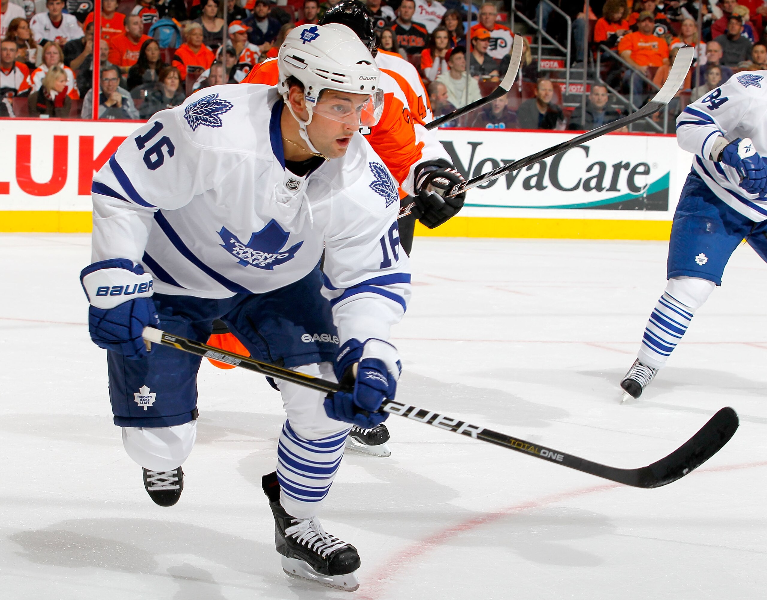 PHILADELPHIA - OCTOBER 23:  Clarke MacArthur #16 of the Toronto Maple Leafs skates during a hockey game against the Philadelphia Flyers at the Wells Fargo Center on October 23, 2010 in Philadelphia, Pennsylvania.  (Photo by Paul Bereswill/Getty Images)