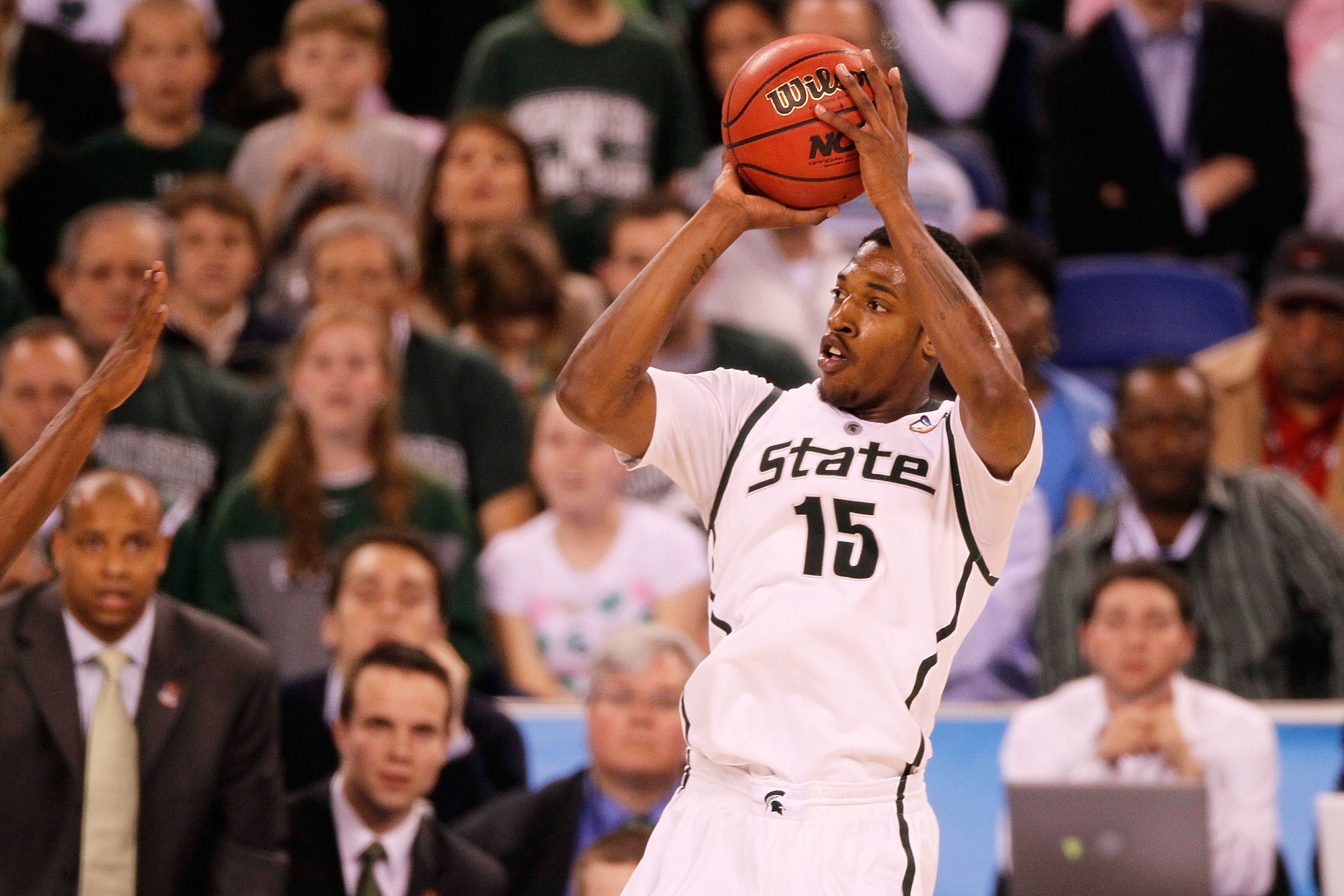 INDIANAPOLIS - APRIL 03:  Durrell Summers #15 of the Michigan State Spartans shoots the ball against the Butler Bulldogs during the National Semifinal game of the 2010 NCAA Division I Men's Basketball Championship on April 3, 2010 in Indianapolis, Indiana