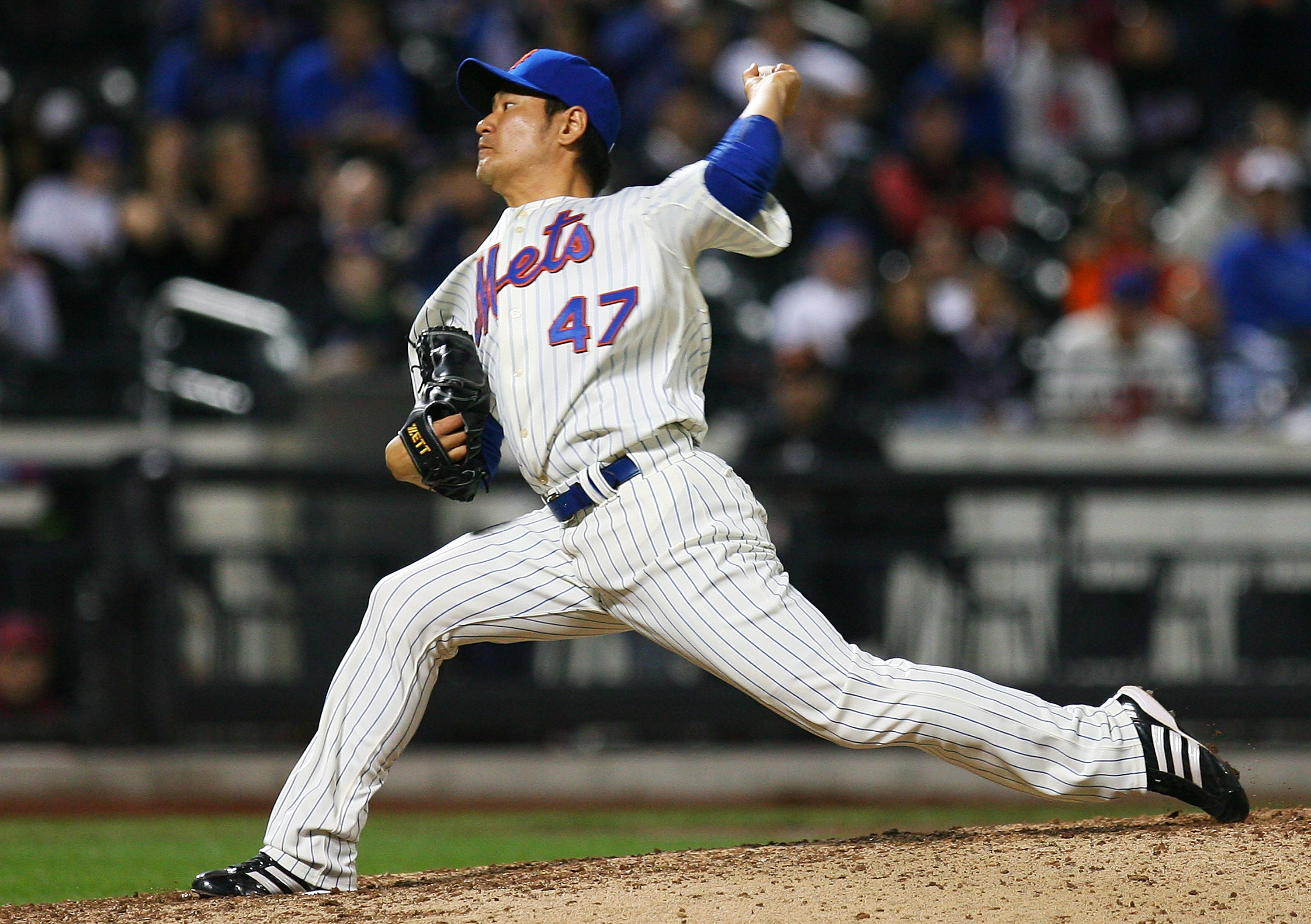NEW YORK - SEPTEMBER 15:  Hisanori Takahashi #47 of the New York Mets pitches against the Pittsburgh Pirates on September 15, 2010 at Citi Field in the Flushing neighborhood of the Queens borough of New York City.  (Photo by Andrew Burton/Getty Images)
