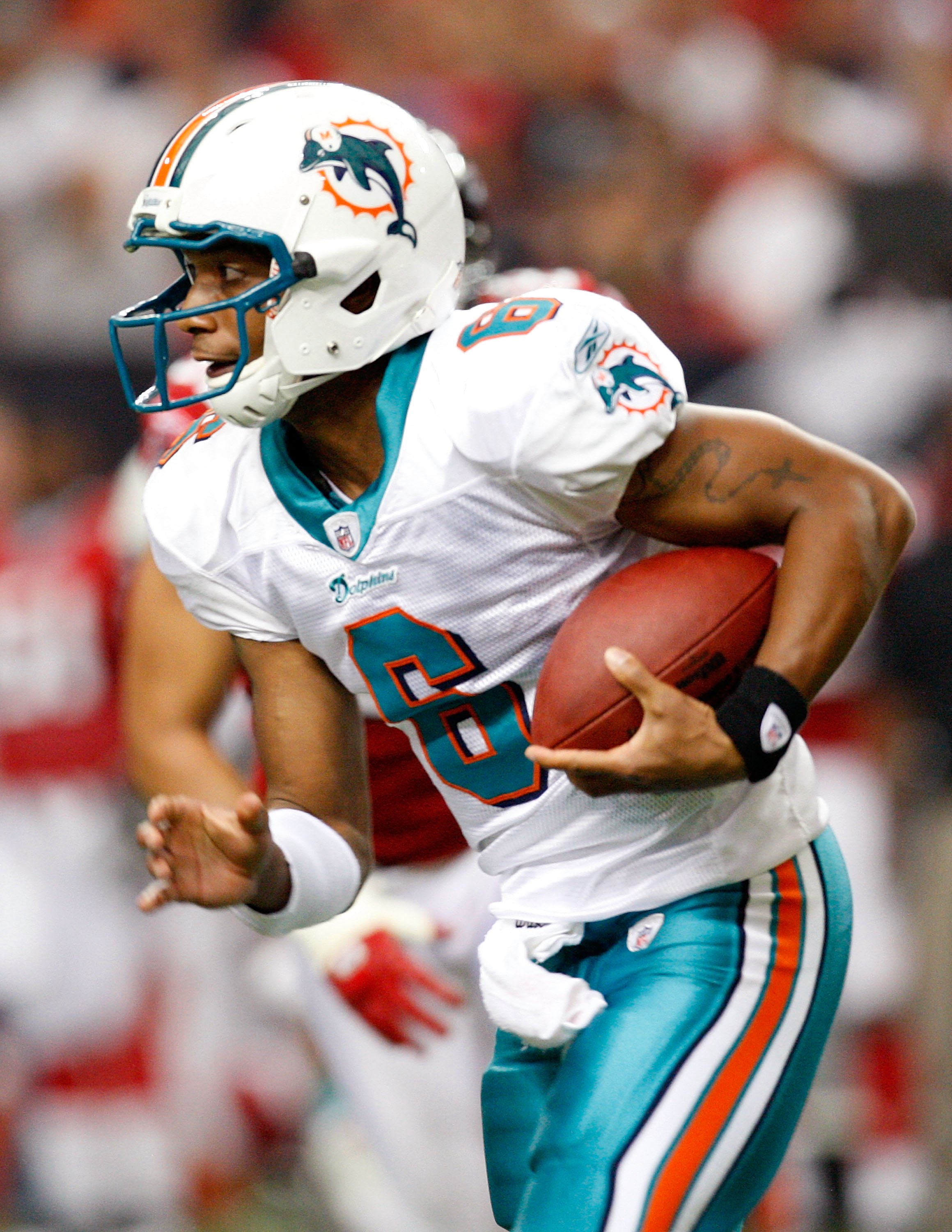 ATLANTA - SEPTEMBER 13:  Backup quarterback Pat White #6 of the Miami Dolphins against the Atlanta Falcons at Georgia Dome on September 13, 2009 in Atlanta, Georgia.  (Photo by Kevin C. Cox/Getty Images)