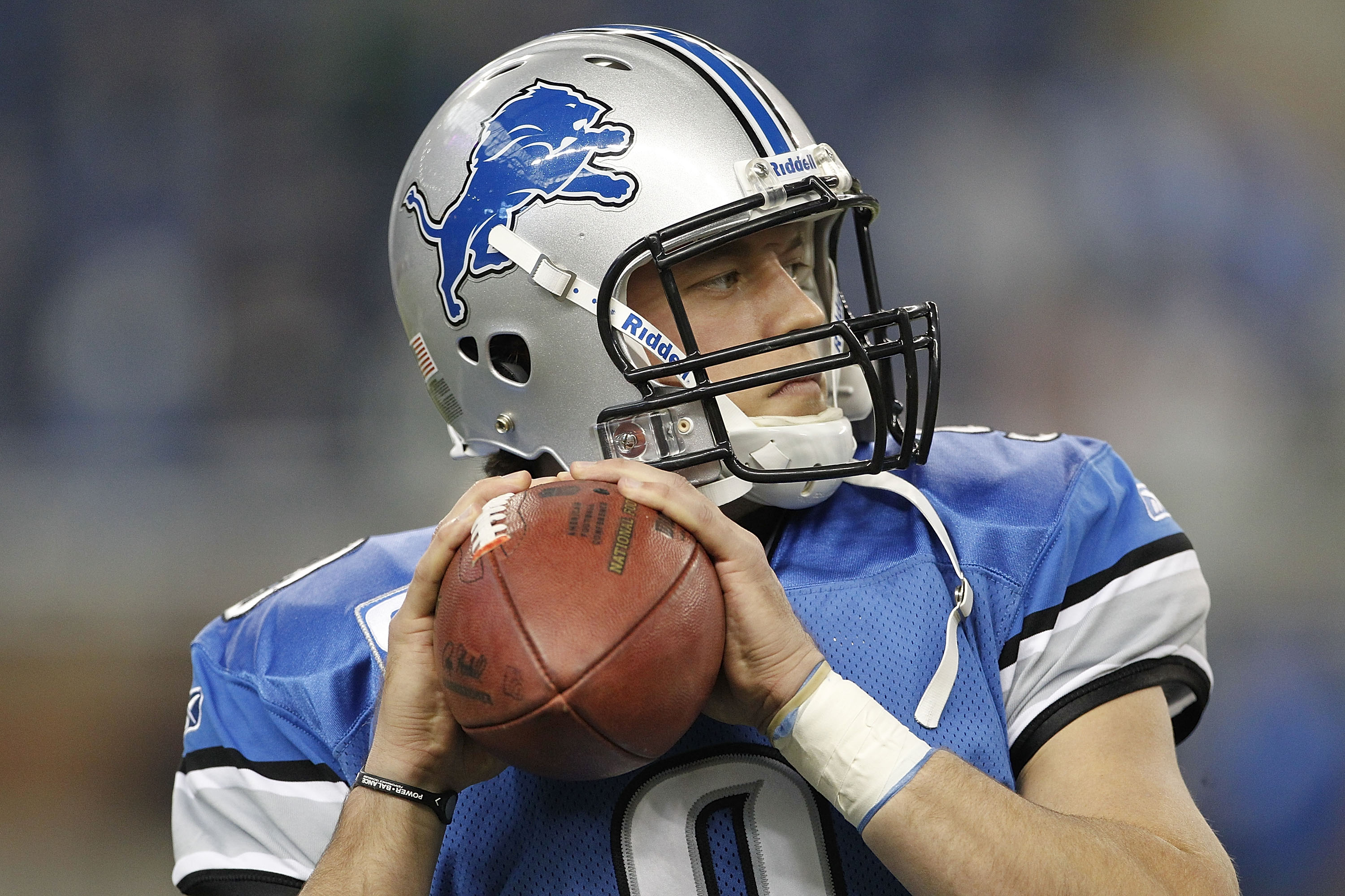 DETROIT - NOVEMBER 7: Matthew Stafford #9 of the Detroit Lions warms up prior to the start of the game against the New York Jets at Ford Field on November 7, 2010 in Detroit, Michigan.  (Photo by Leon Halip/Getty Images)