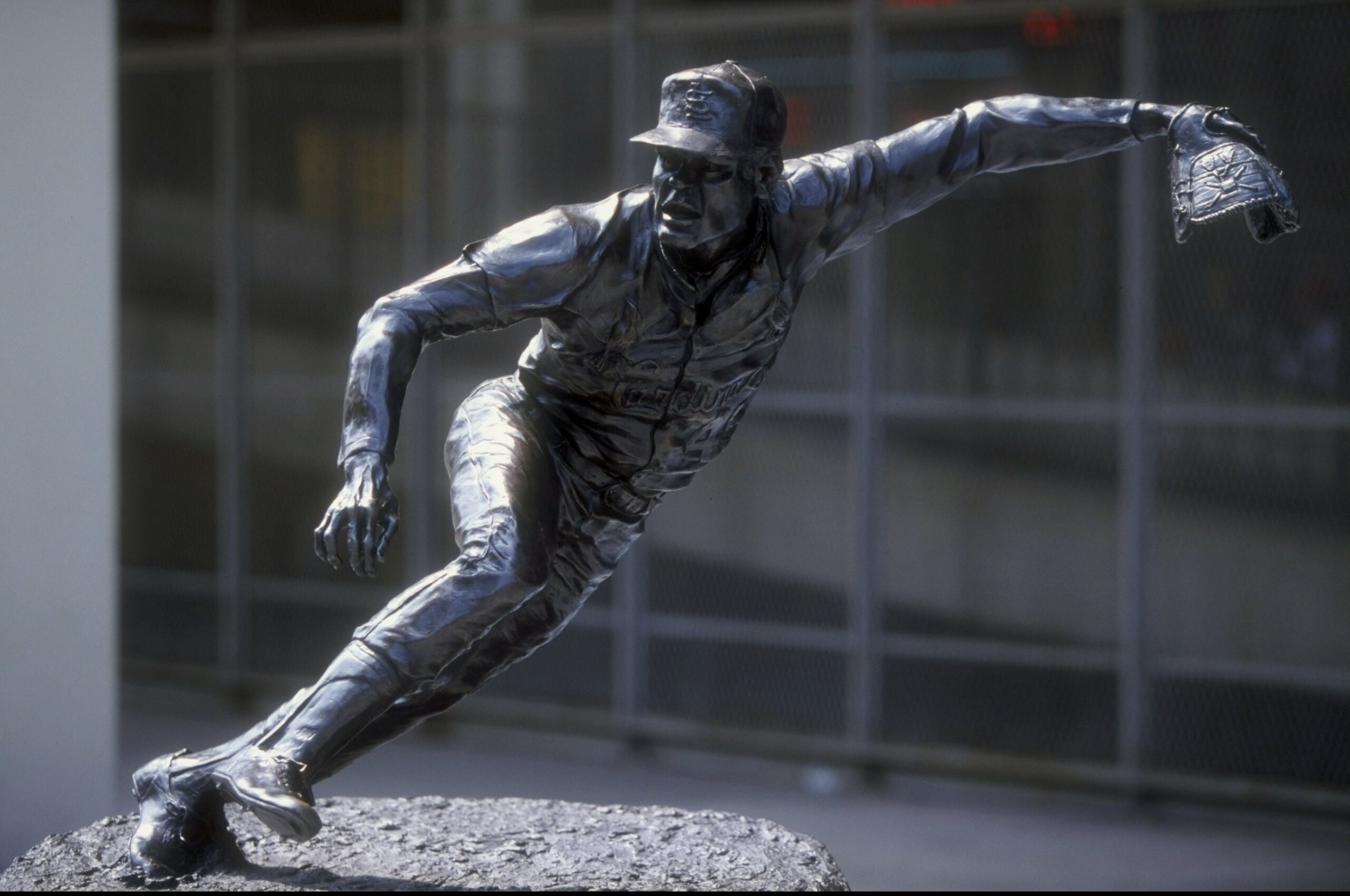 12 Jul 1998: General view of a statue of Bob Gibson outside of Busch Stadium during the game between the St. Louis Cardinals and the Houston Astros in St. Louis, Missouri. The Cardinals defeated the Astros 6-4.