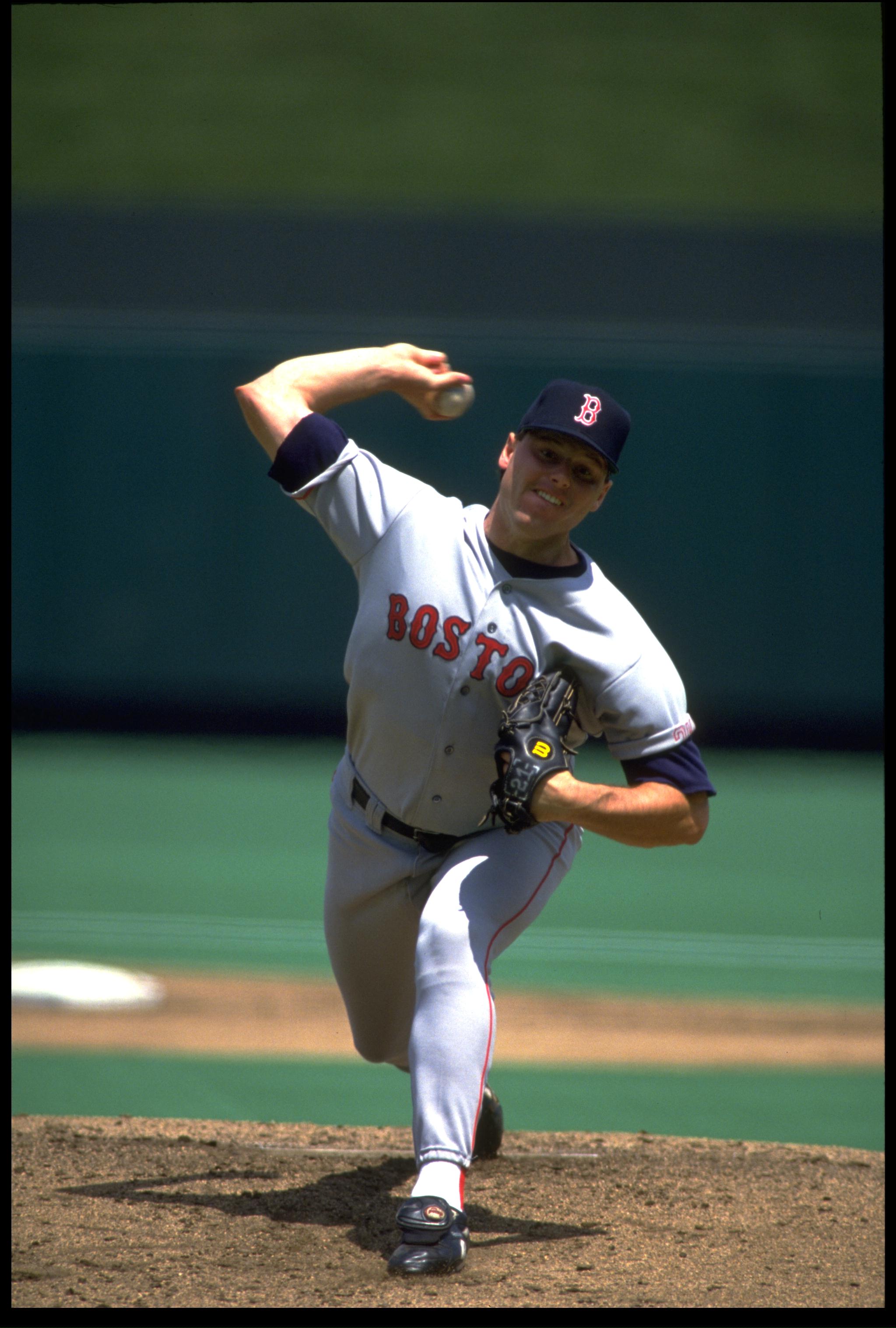 9 May 1992: BOSTON RED SOX PITCHER ROGER CLEMENS WINDS UP TO PITCH DURING THE RED SOX VERSUS KANSAS CITY ROYALS GAME AT ROYALS STADIUM IN KANSAS CITY, MISSOURI.