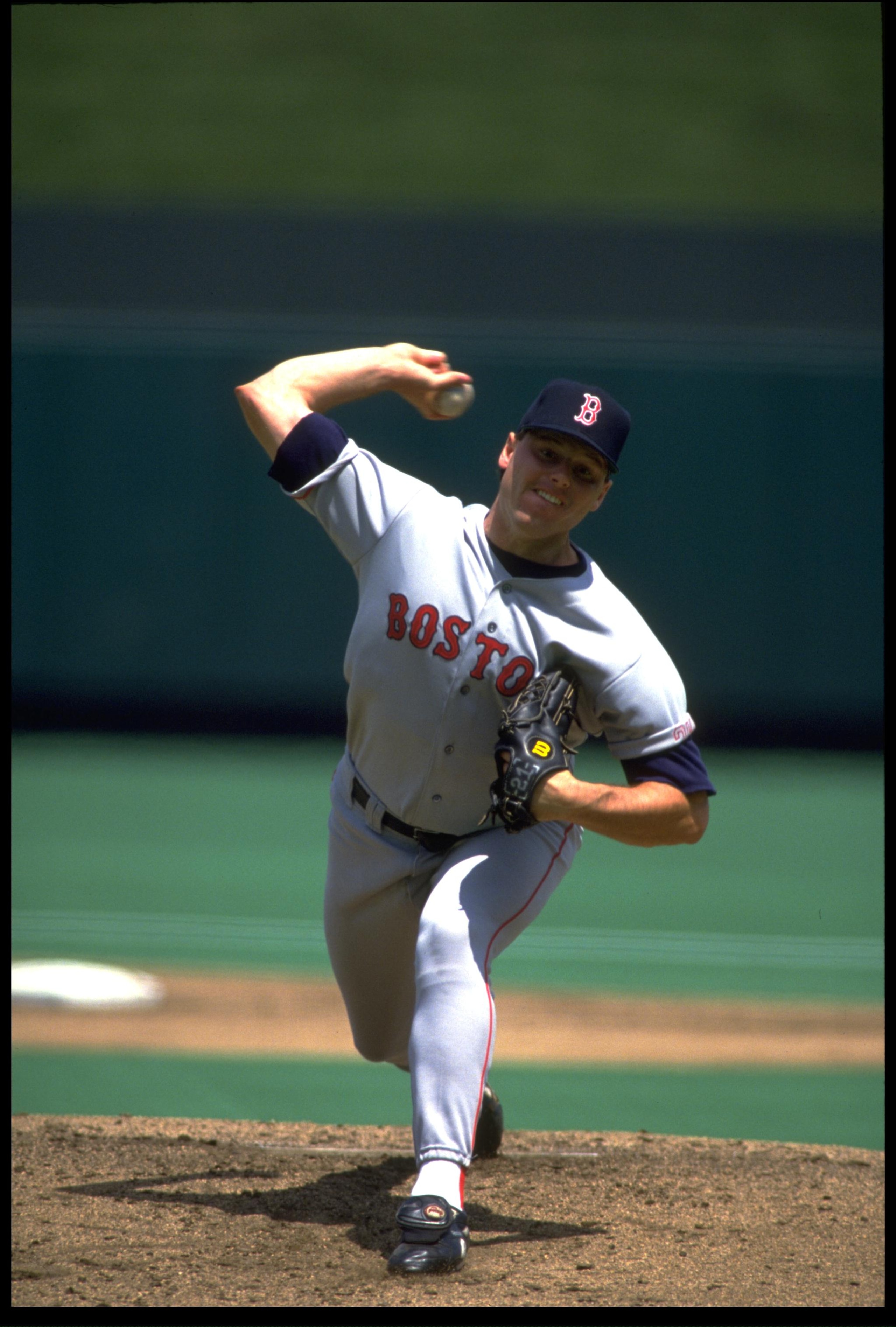 9 May 1992: BOSTON RED SOX PITCHER ROGER CLEMENS WINDS UP TO PITCH DURING THE RED SOX VERSUS KANSAS CITY ROYALS GAME AT ROYALS STADIUM IN KANSAS CITY, MISSOURI.