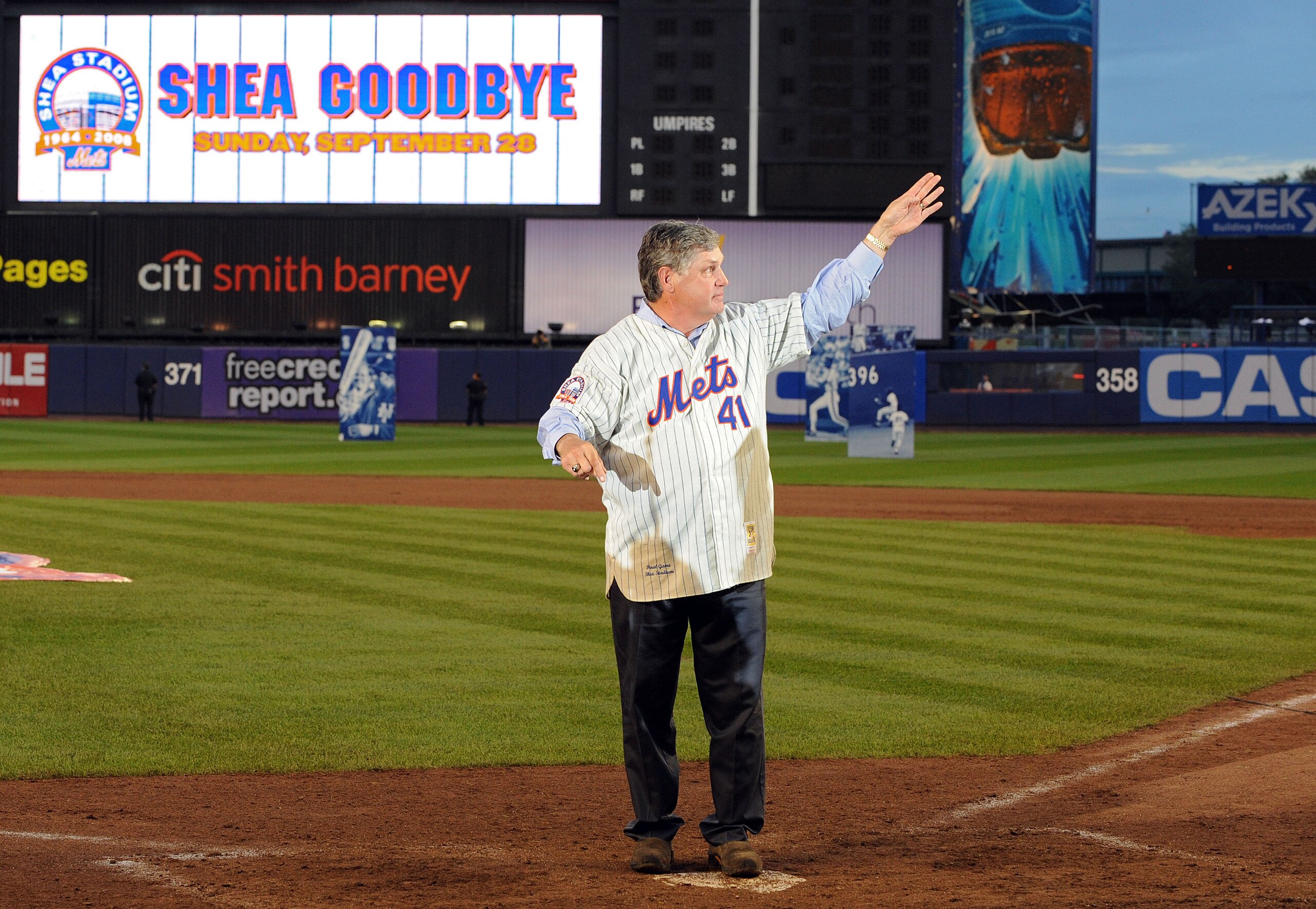 NEW YORK - SEPTEMBER 28:  Former Met Tom Seaver thanks fans from the field in a post game ceremony after the last regular season baseball game ever played in Shea Stadium against the Florida Marlins on September 28, 2008 in the Flushing neighborhood of th