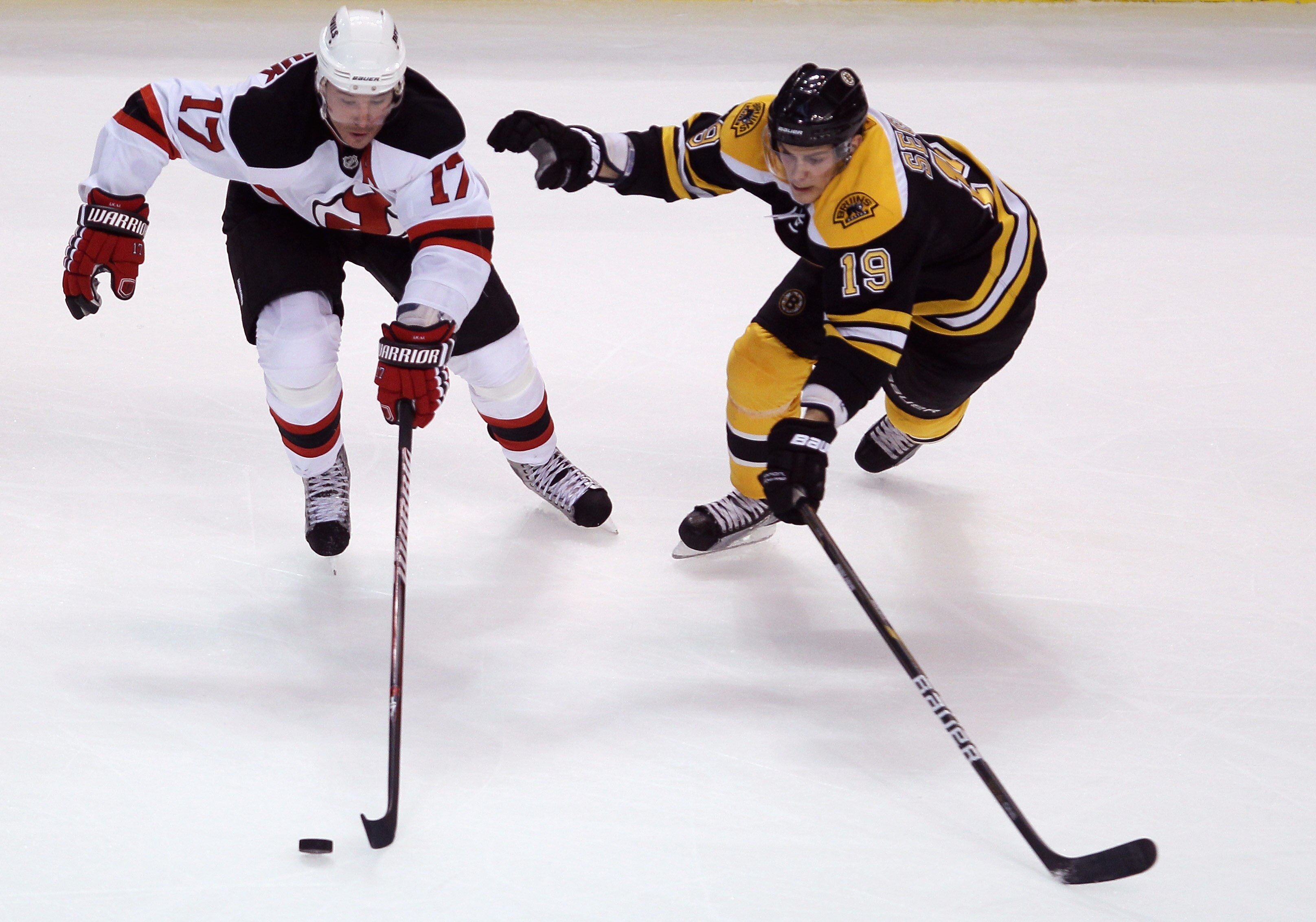 BOSTON - NOVEMBER 15:  Ilya Kovalchuk #17 of the New Jersey Devils tries to keep the puck from Tyler Seguin #19 of the Boston Bruins on November 15, 2010 at the TD Garden in Boston, Massachusetts.  (Photo by Elsa/Getty Images)